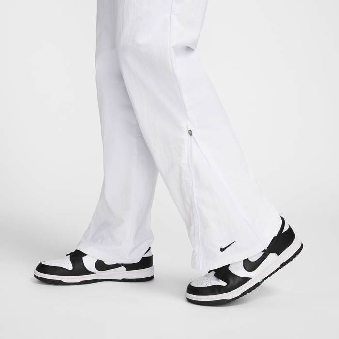 Nike Sportswear Essential image number 4 Nike Sportswear Essential image number 4