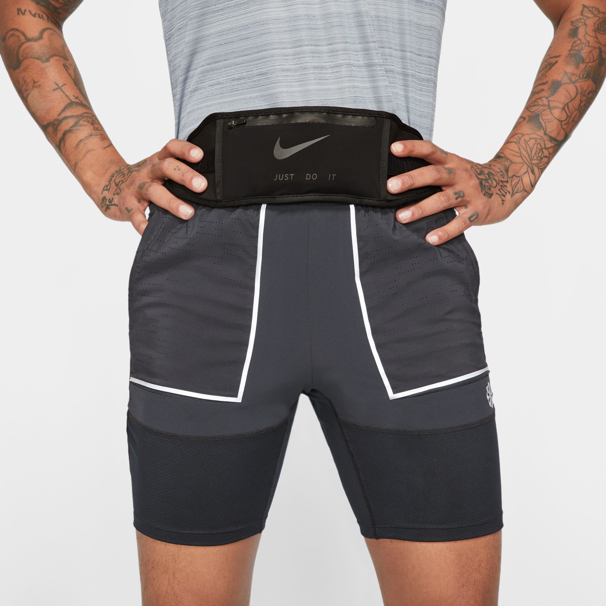Buy Nike Fanny Pack - Black/Black/Black | Nike UAE Official