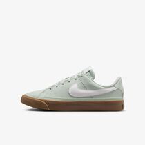 NikeCourt Legacy
