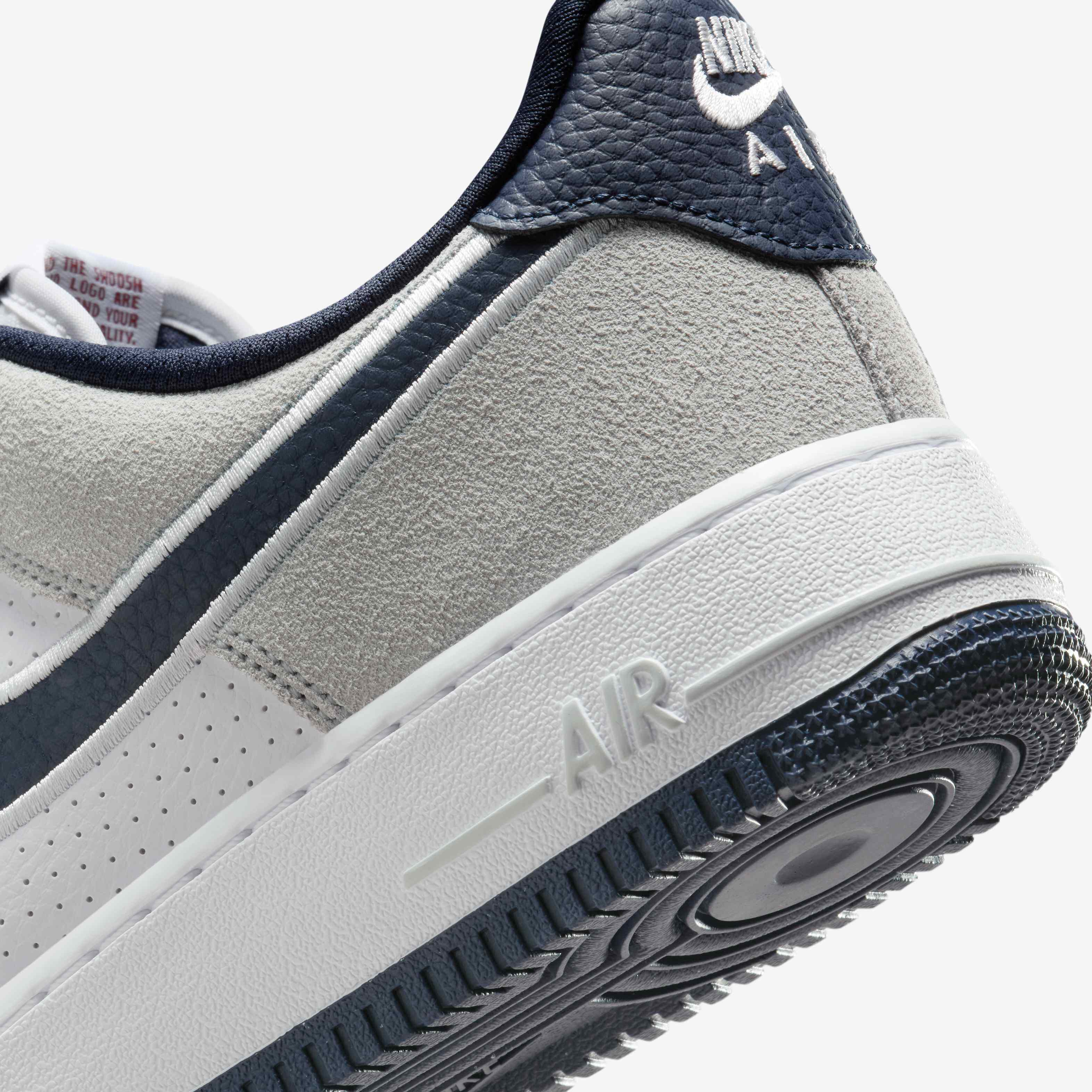 Nike Air Force '07 LV8