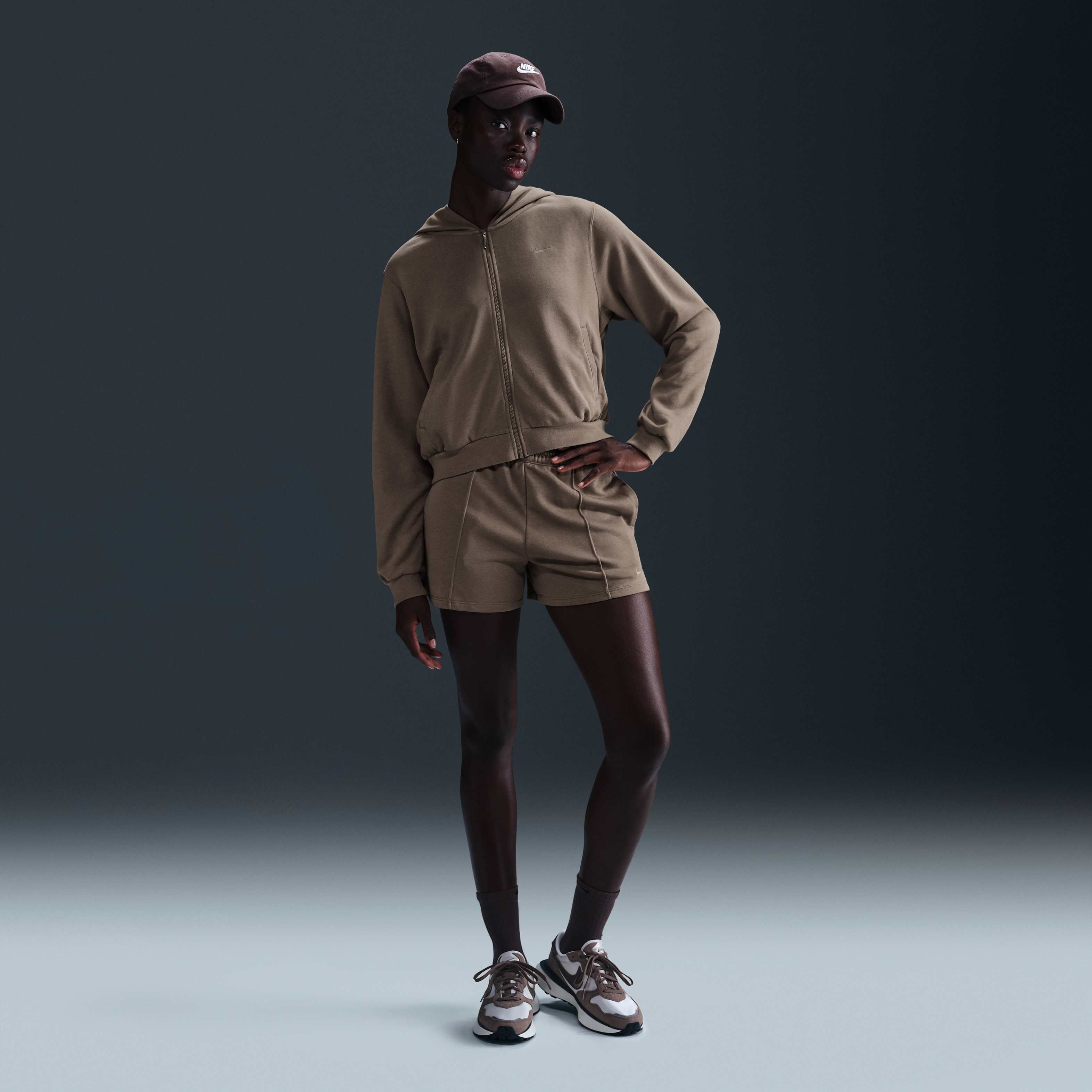 نايكي سبورتسوير تشيل تيري image number 3