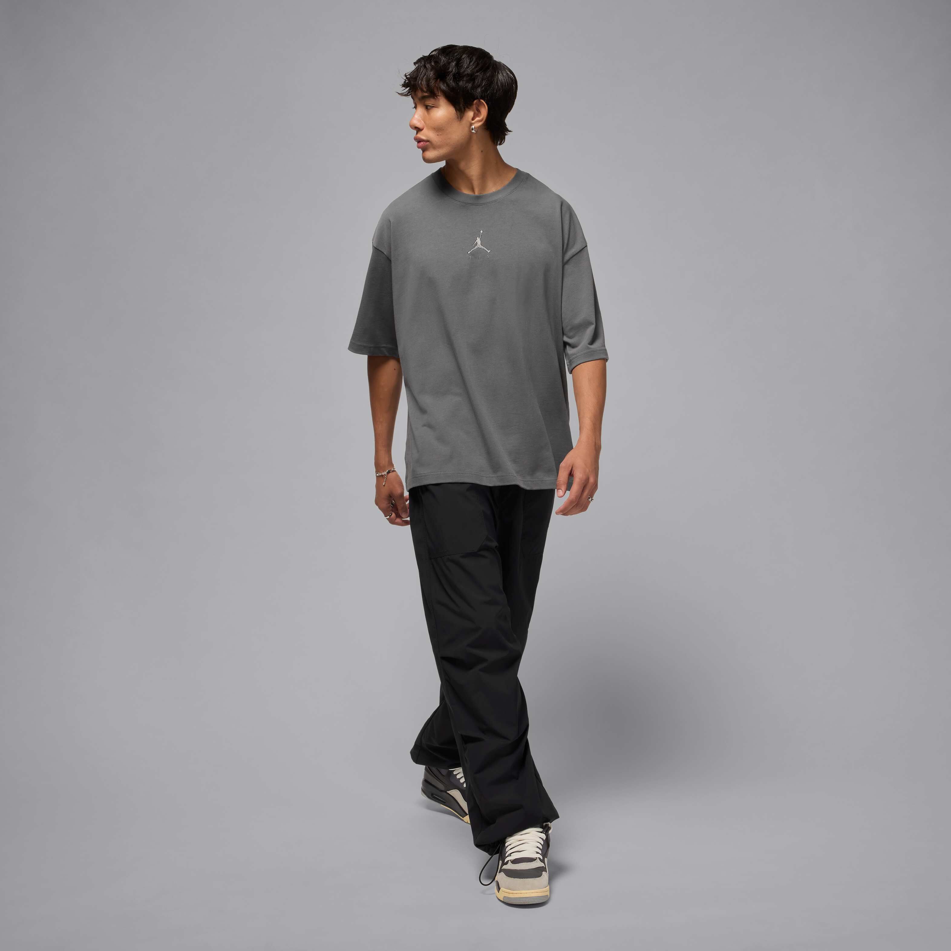 Tシャツ・カットソー Nike Jordan Flight Essentials Men's Oversized T-Shirt IB7345 Jordan Flight Essentials Men's Oversized T-Shirt. Nike.com