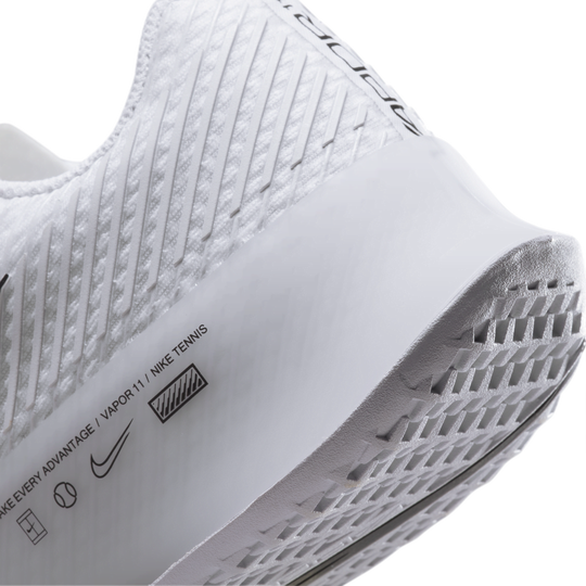 White nike tennis shoes deals