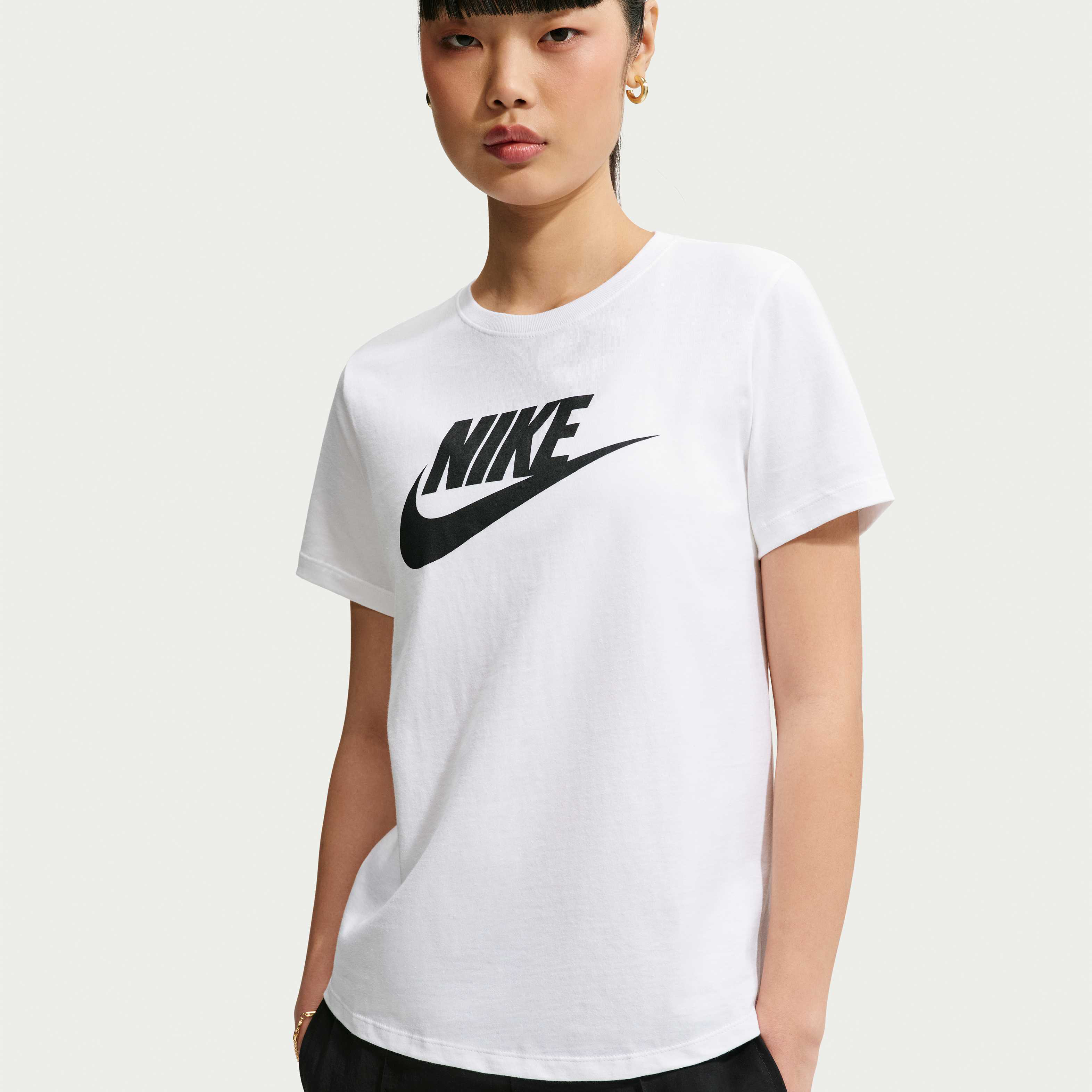 Nike Sportswear Essentials image number 0