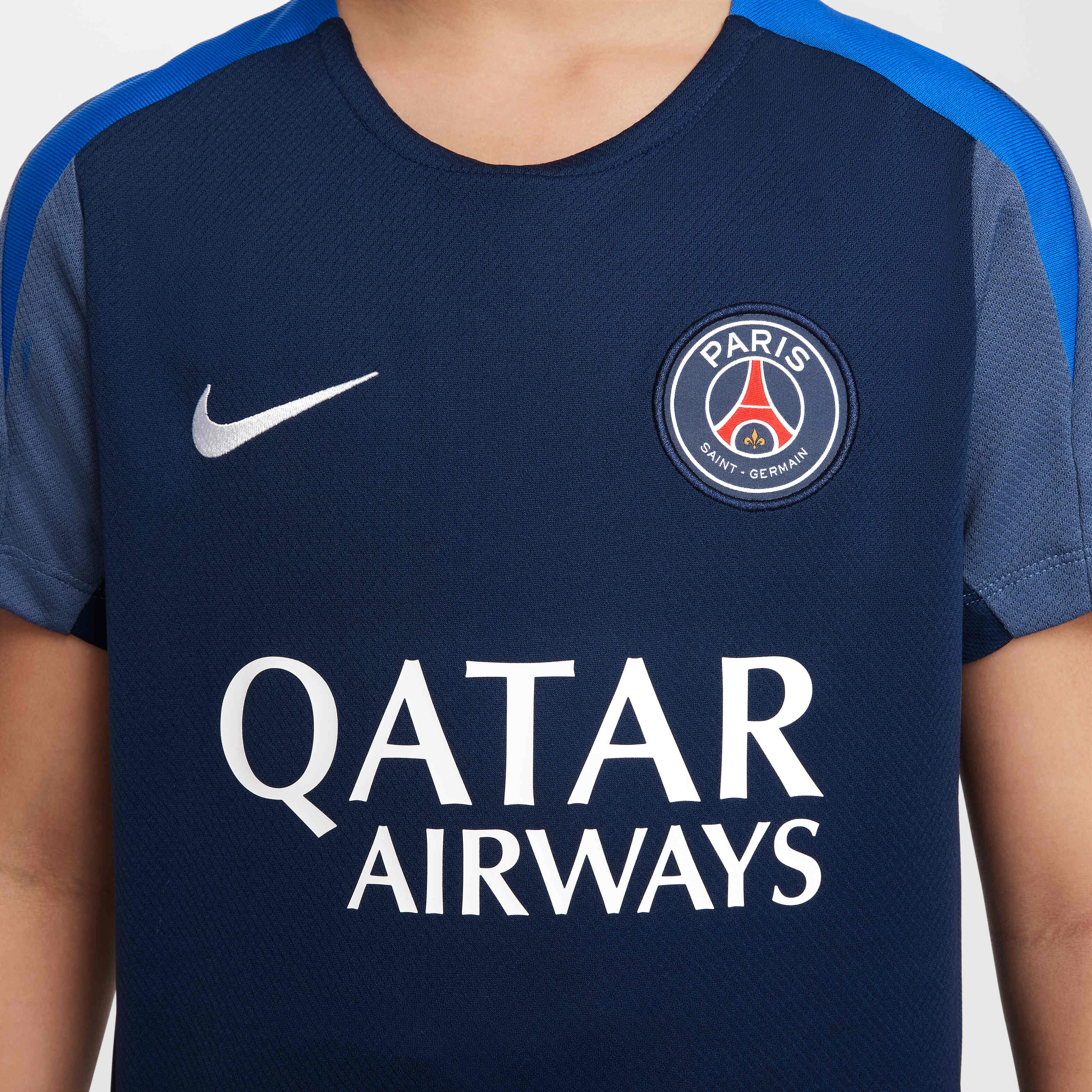 Paris Saint-Germain Strike image number 3