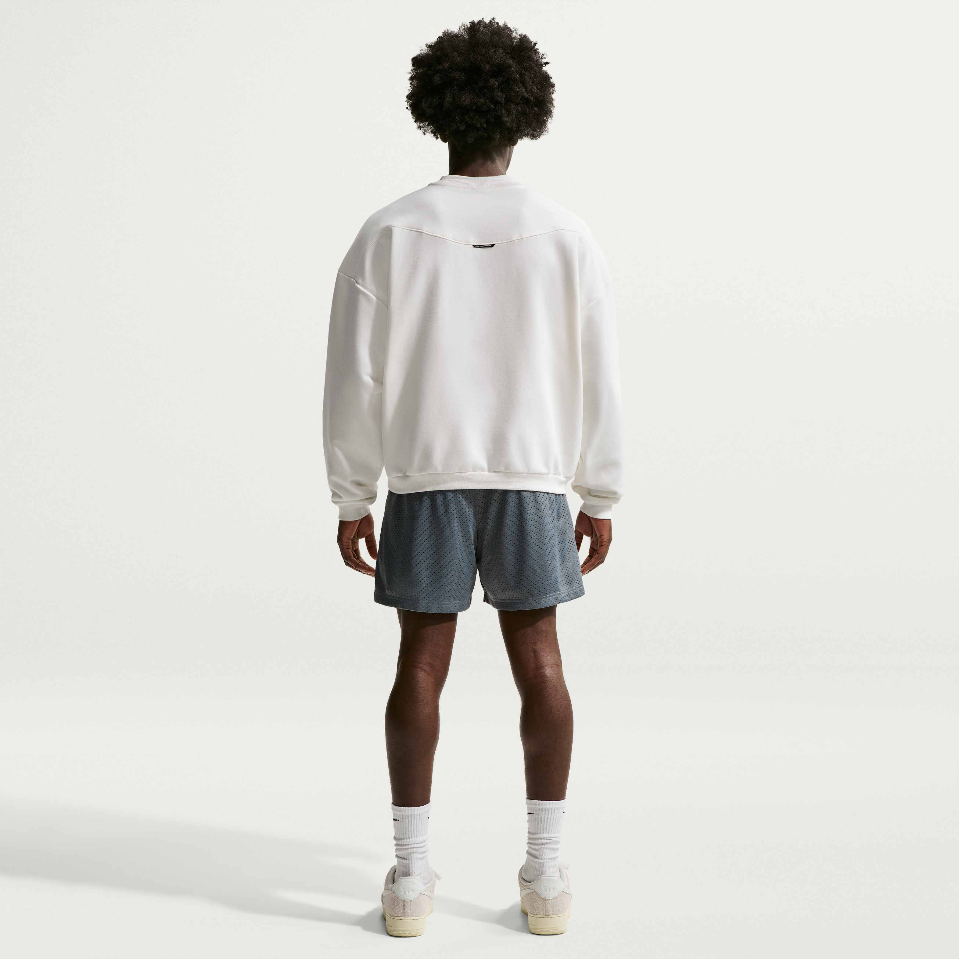 Nike Standard Issue image number 4