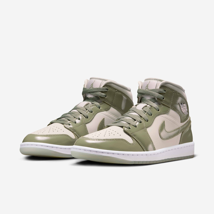 Air Jordan 1 Mid SE image number 4 Air Jordan 1 Mid SE image number 4