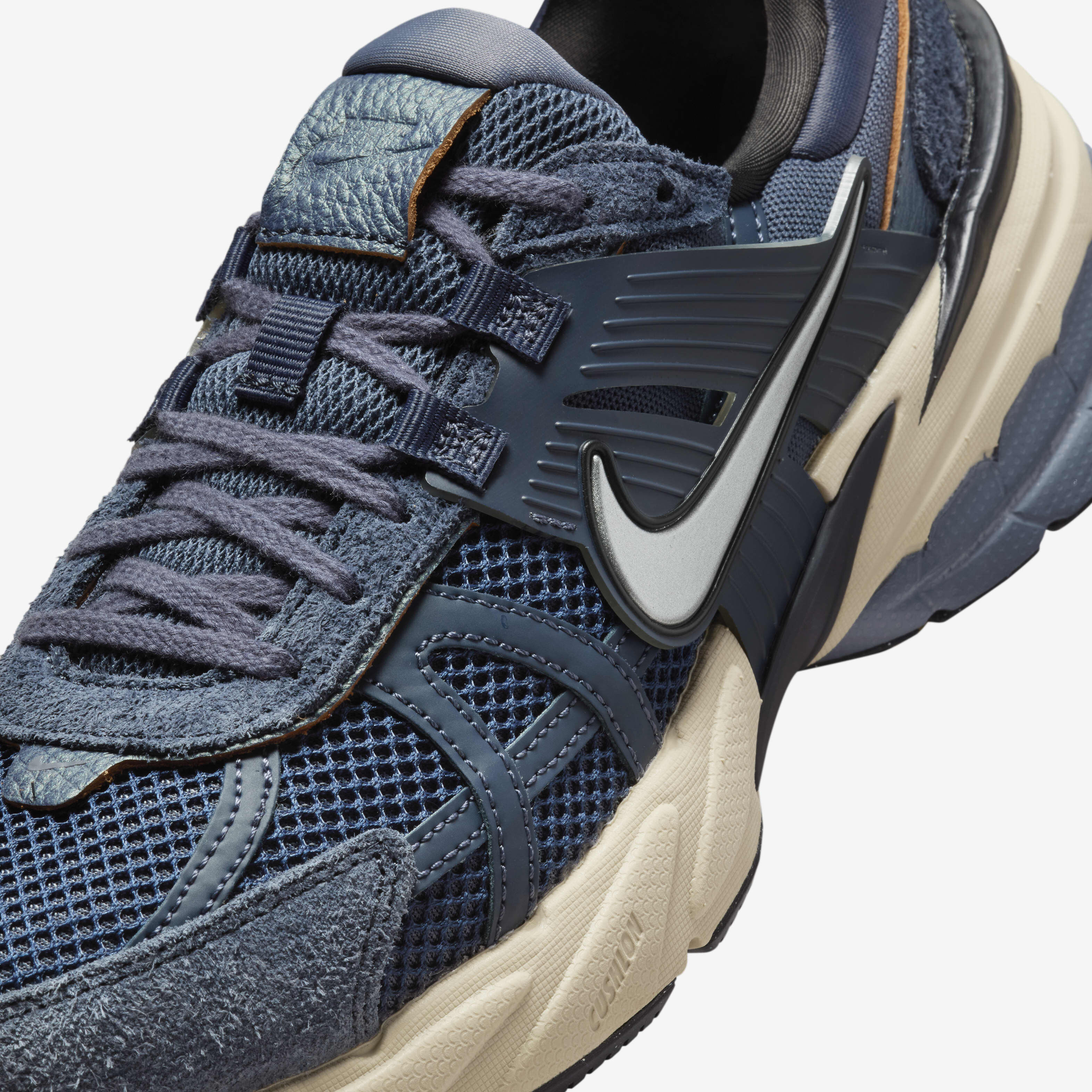 Nike V2K Run image number 6