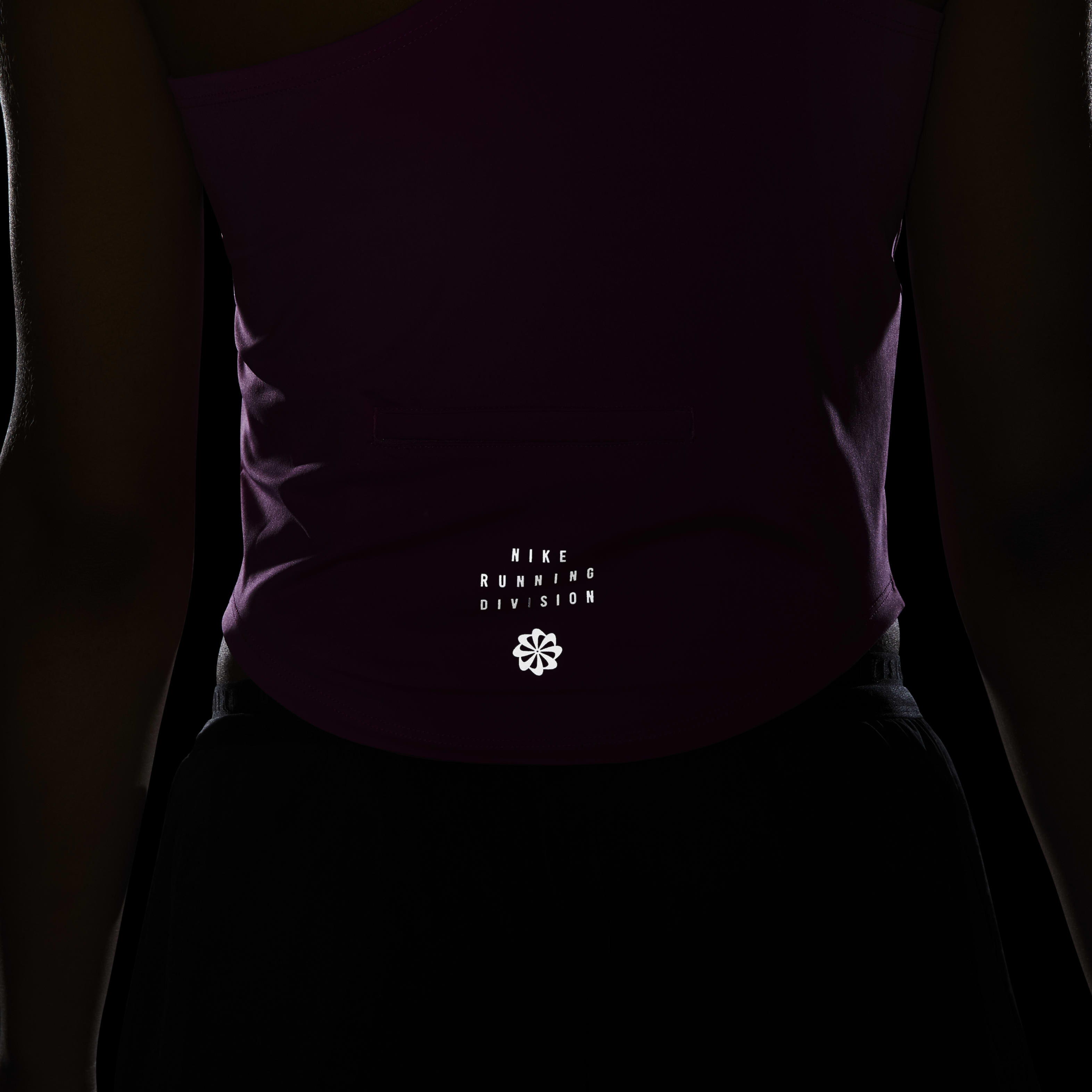 Nike Dri-FIT Run Division image number 8