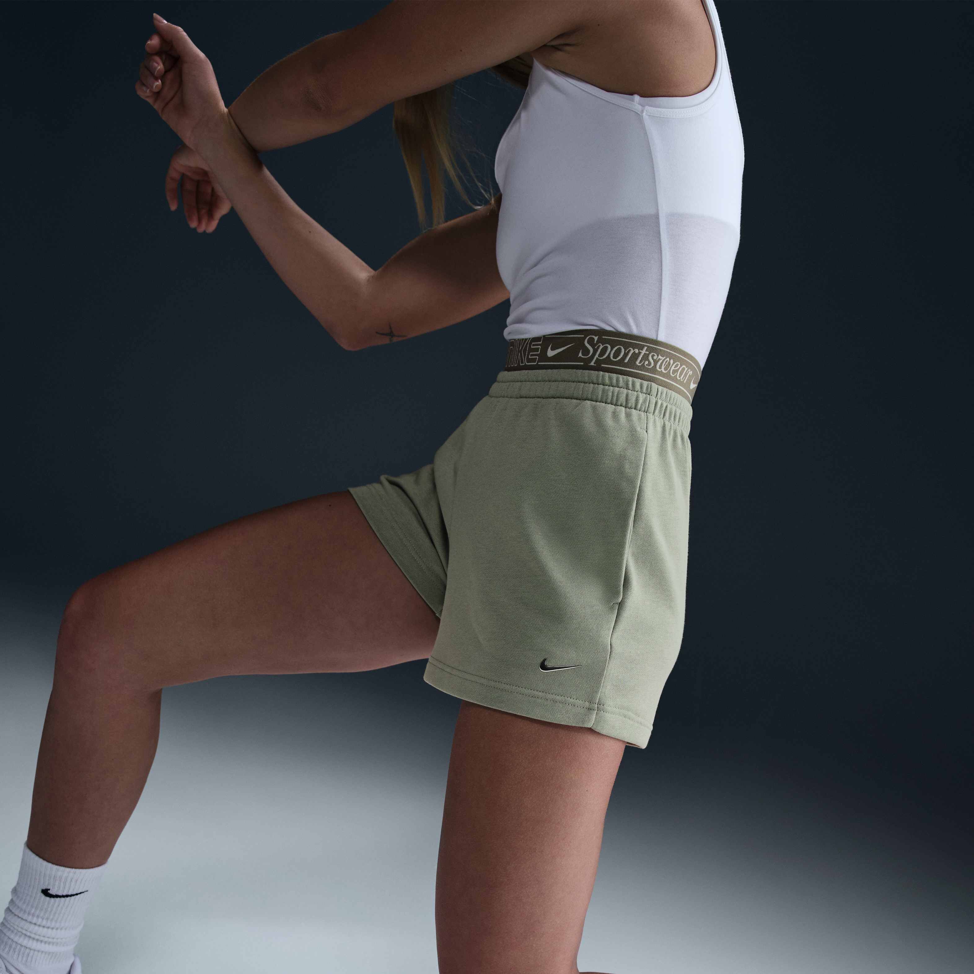 ناييك سبورتسوير تشيل تيري image number 4