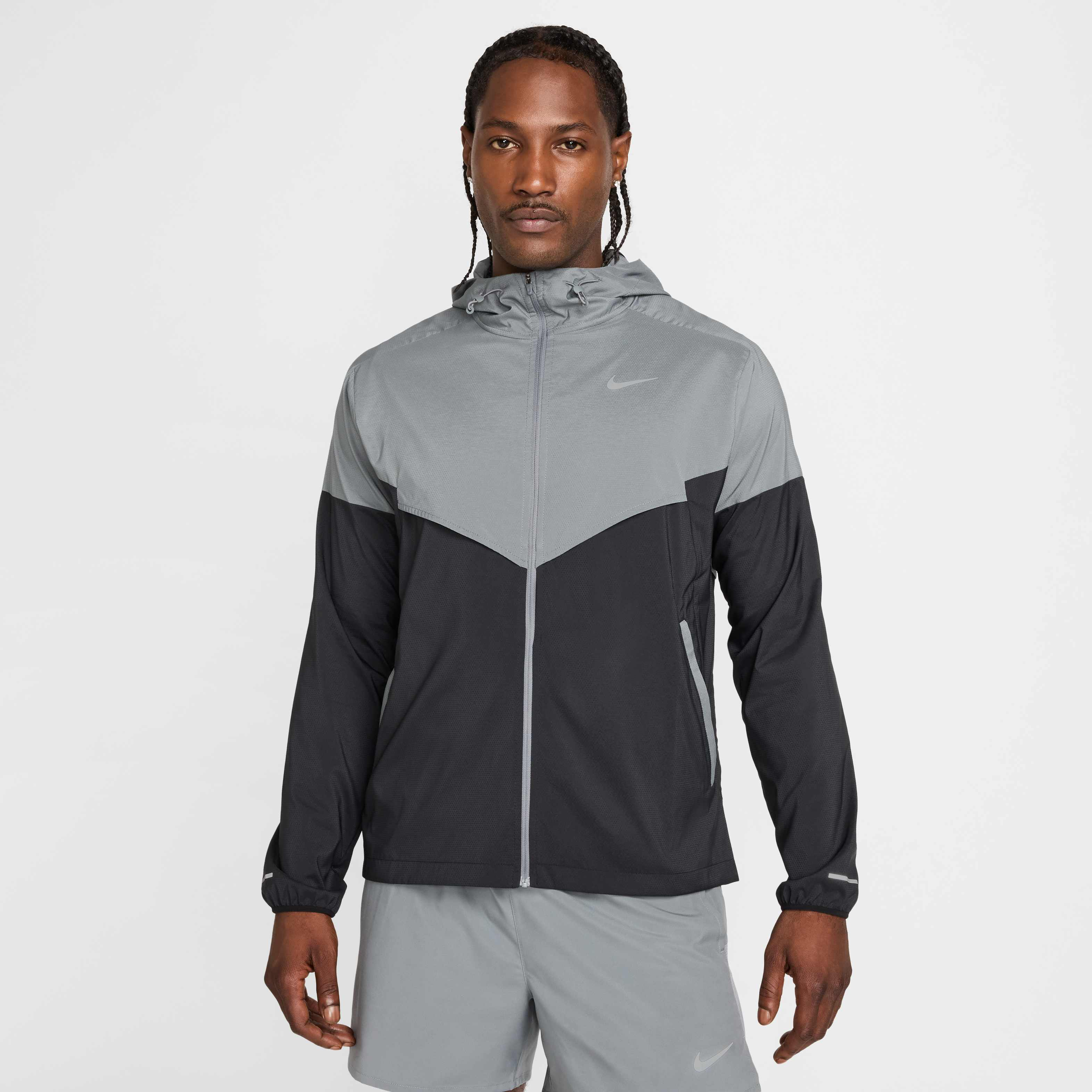 Buy Nike Impossibly Light Windrunner Men's Running Jacket - Smoke Grey/Smoke  Grey/Black | Nike UAE Official