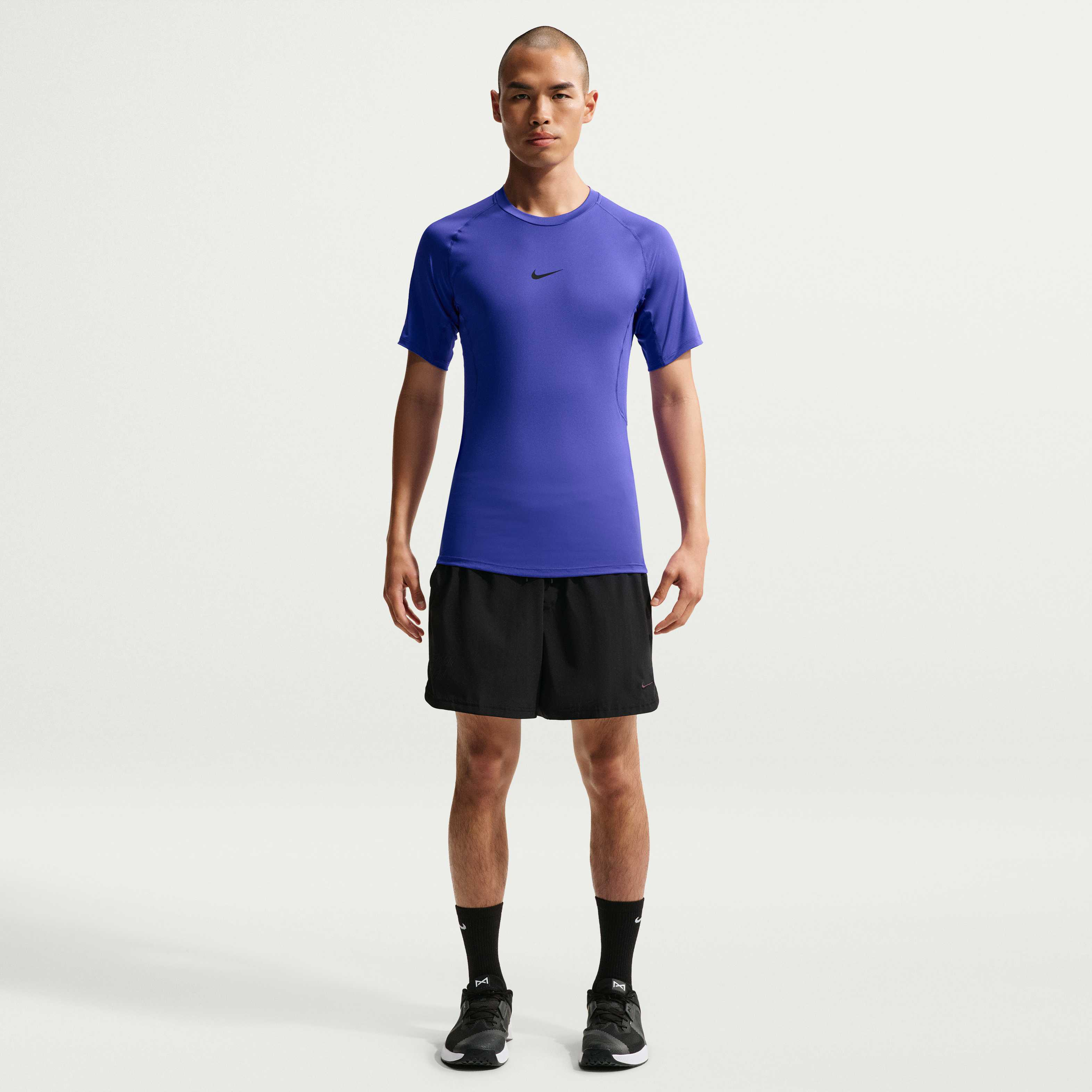 Nike Pro image number 3