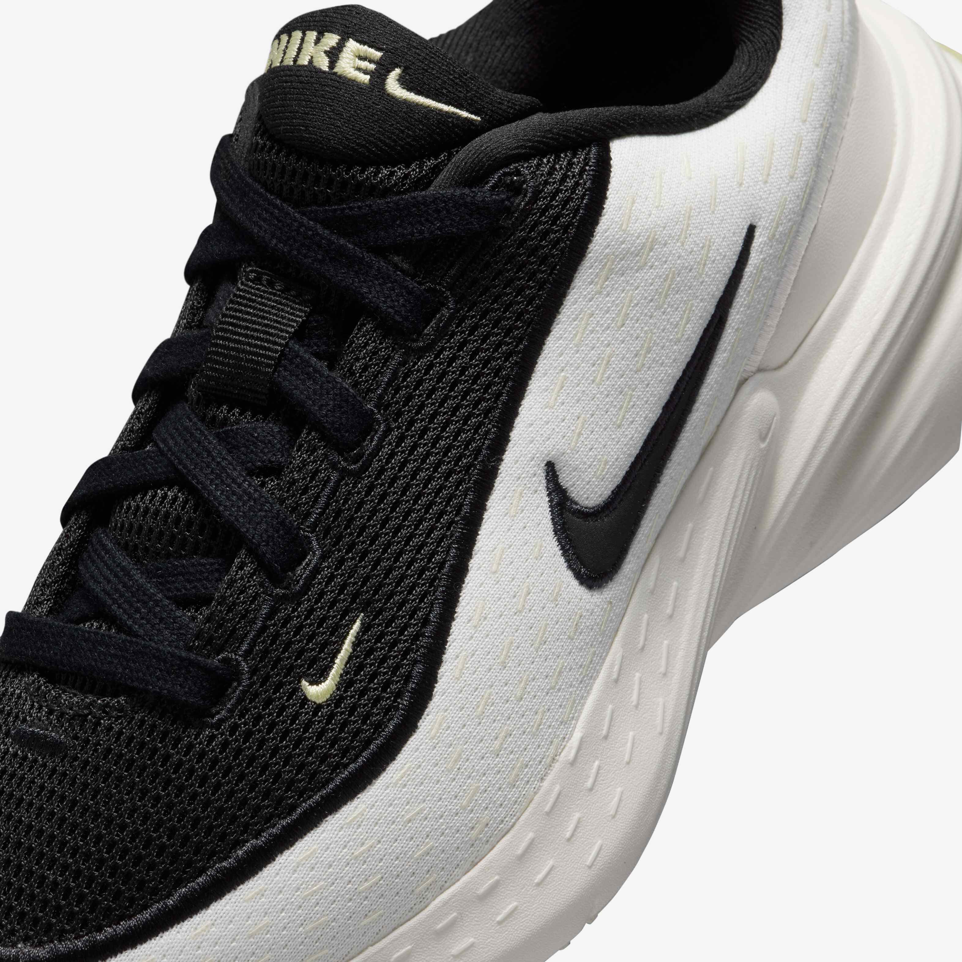Nike Uplift SC image number 6
