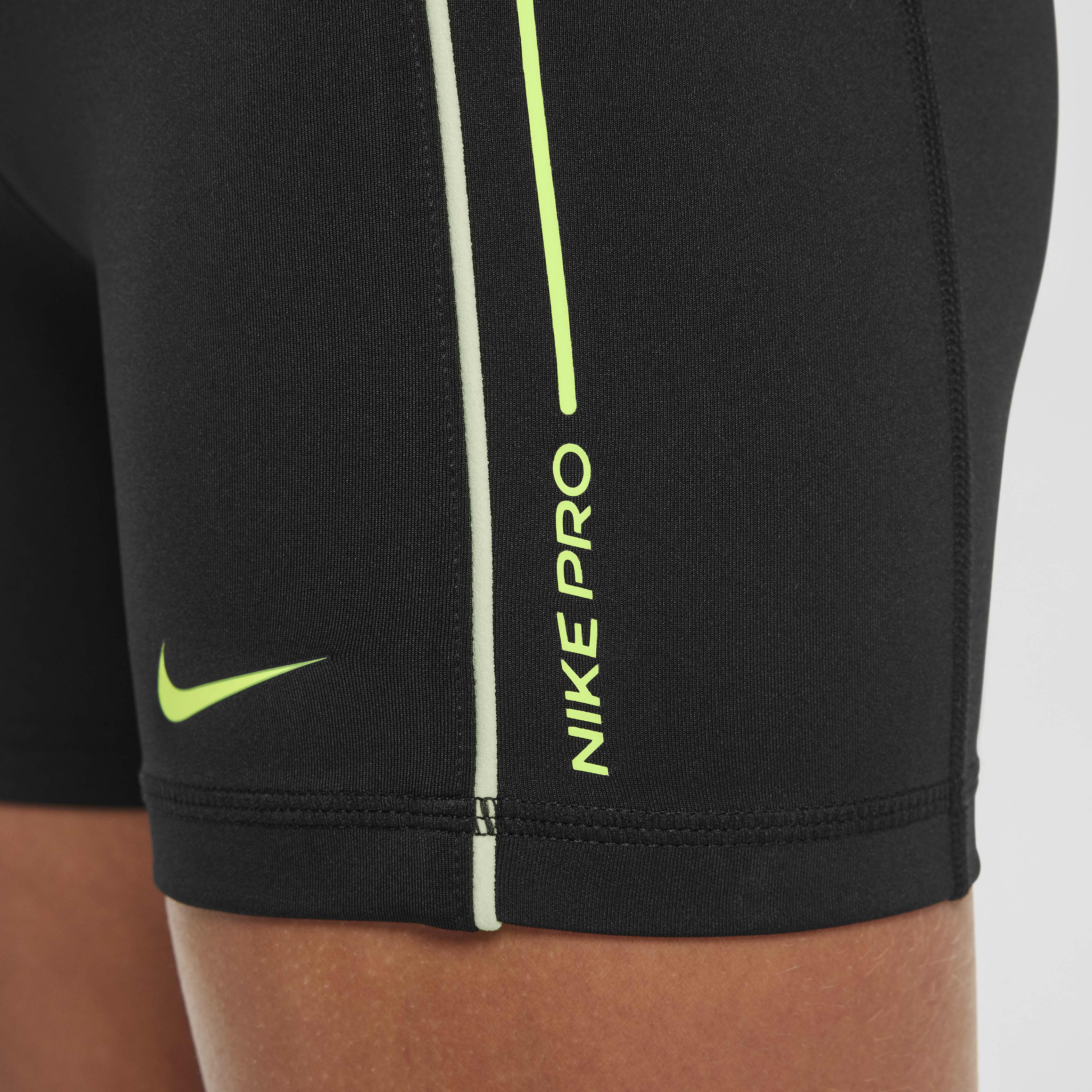Nike Pro image number 5