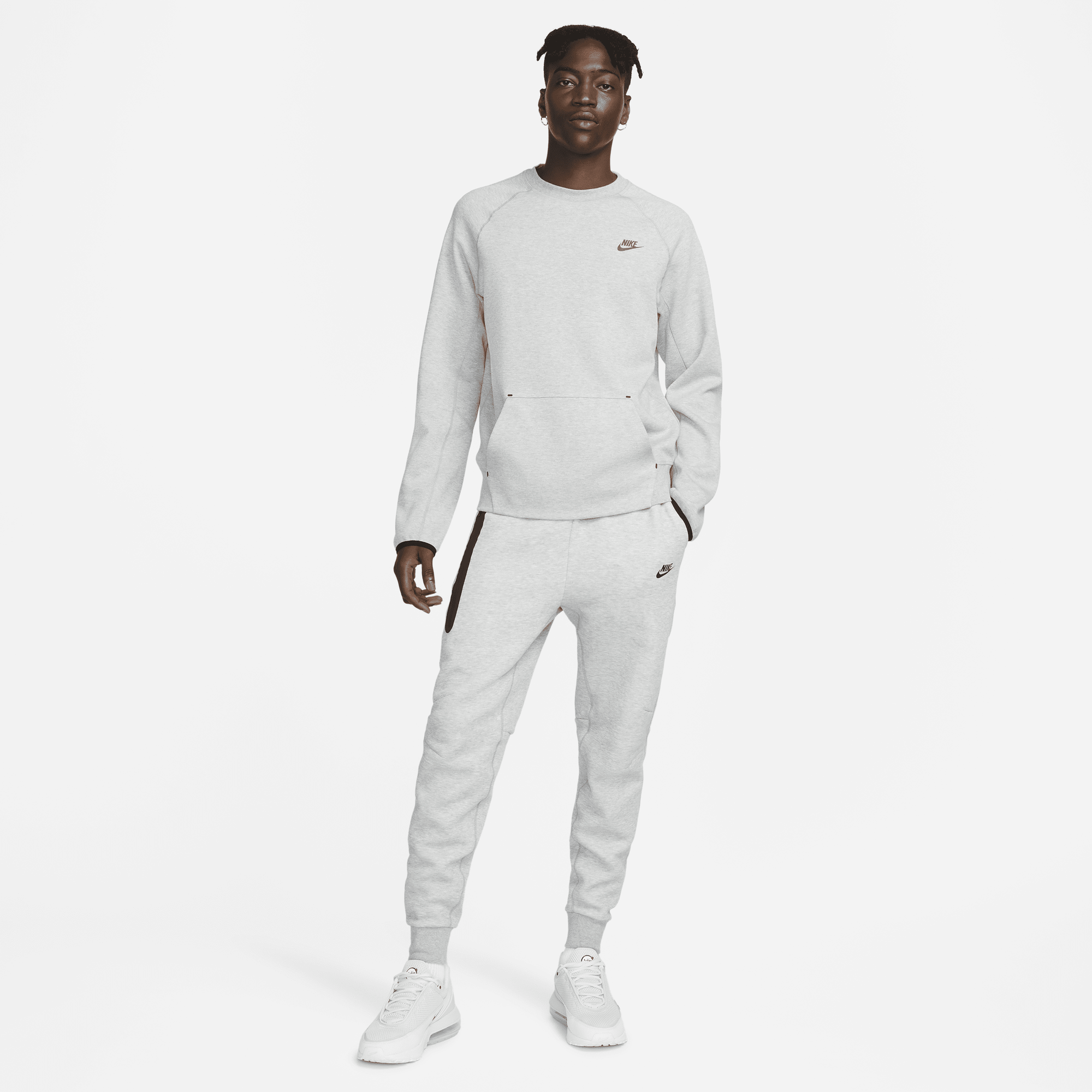 White grey nike hotsell tech