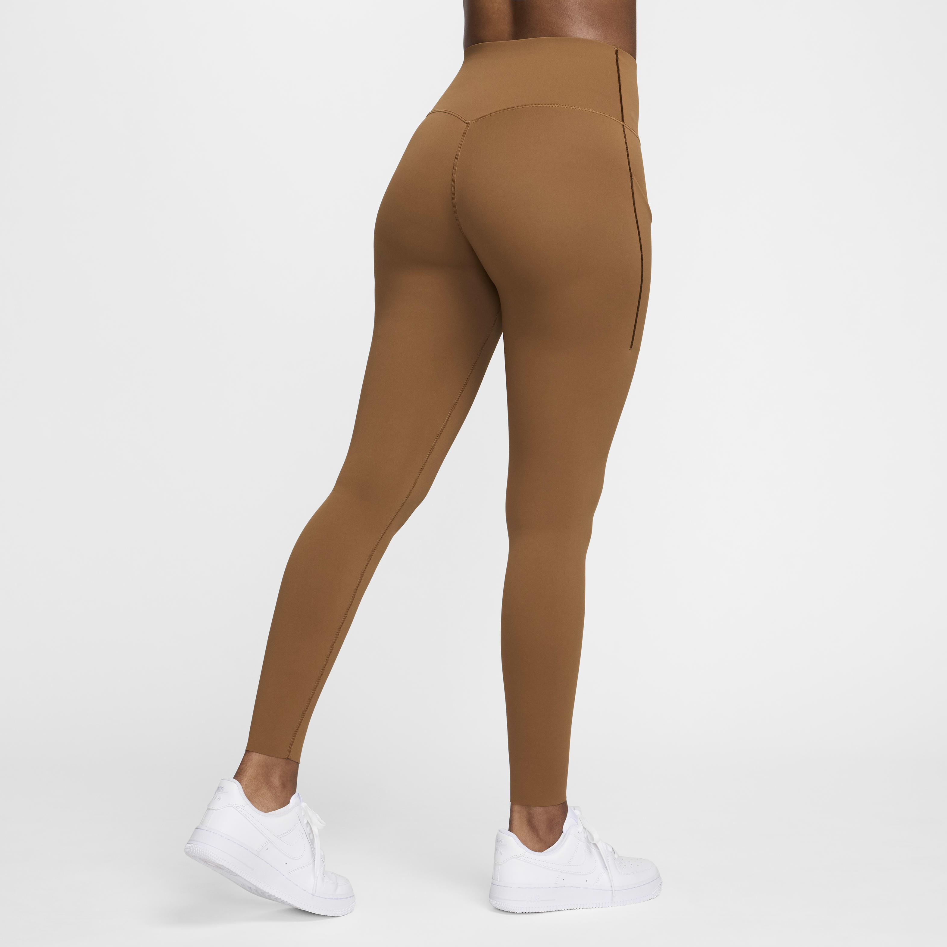 نايكي يونيفيرسا image number 1