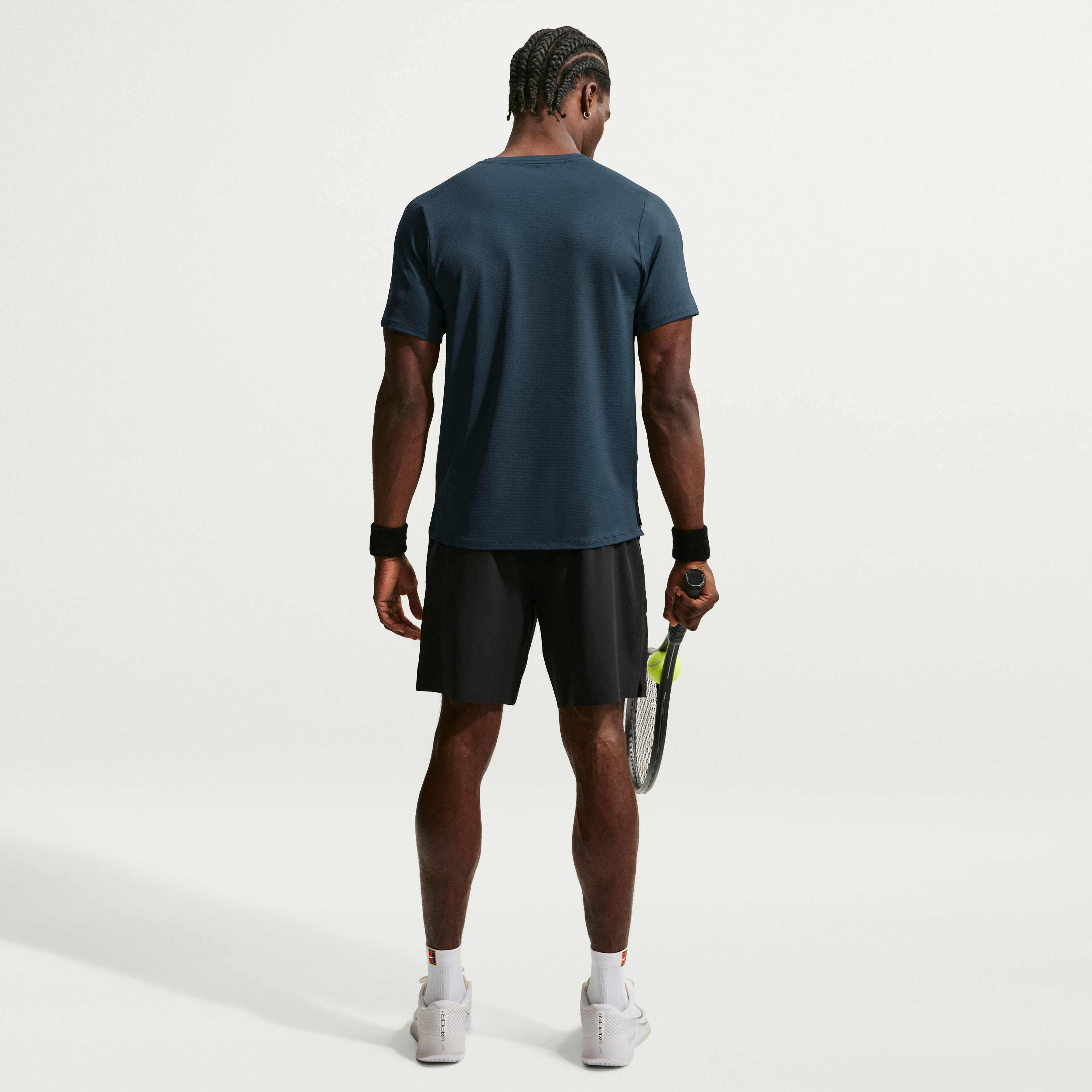 NikeCourt Advantage image number 4