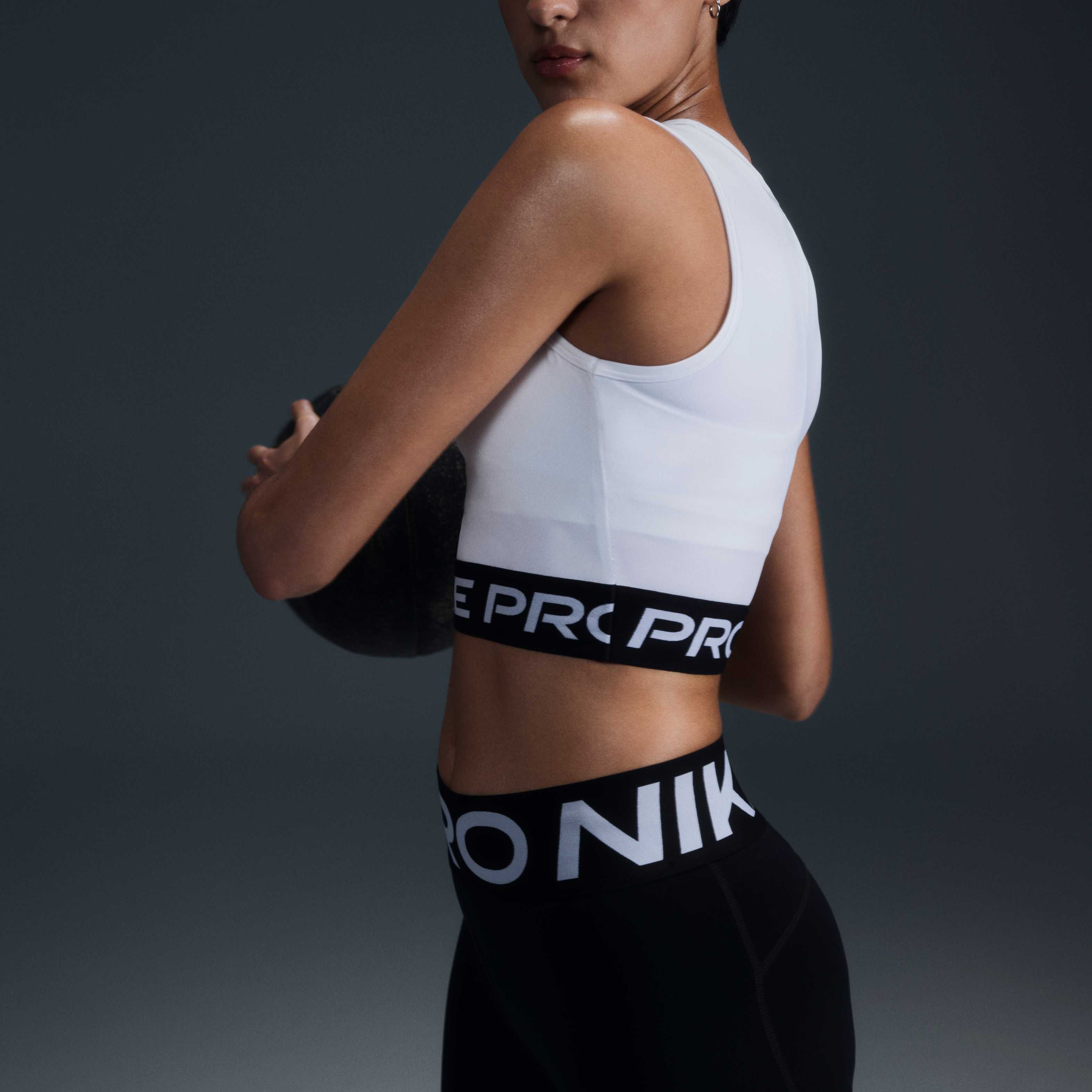 Nike Pro image number 2