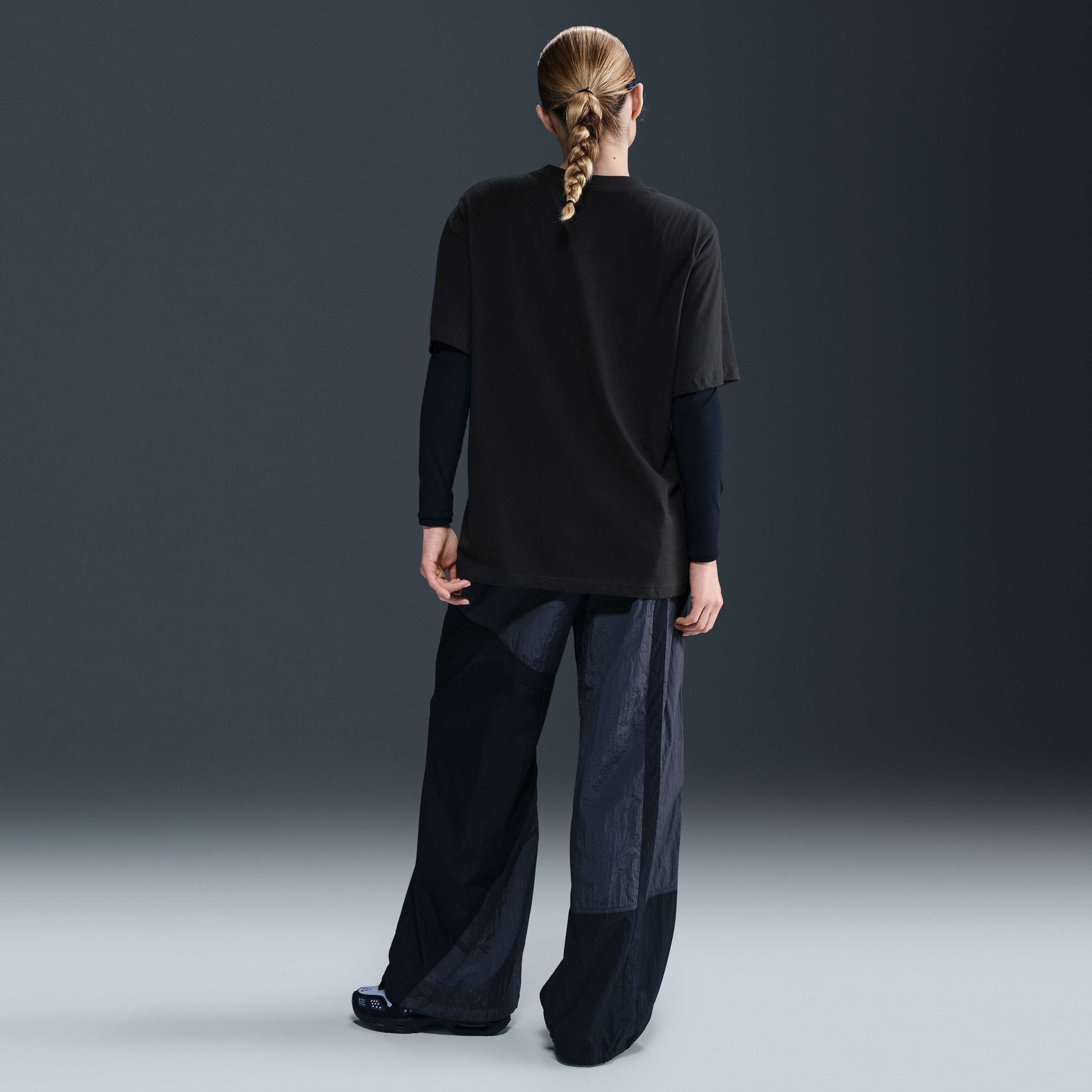 Nike Sportswear Essential image number 4