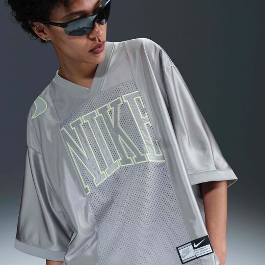 Women's Jerseys-Nike, Nike Sportswear Street, Women's Oversized Short-Sleeve Graphic Top