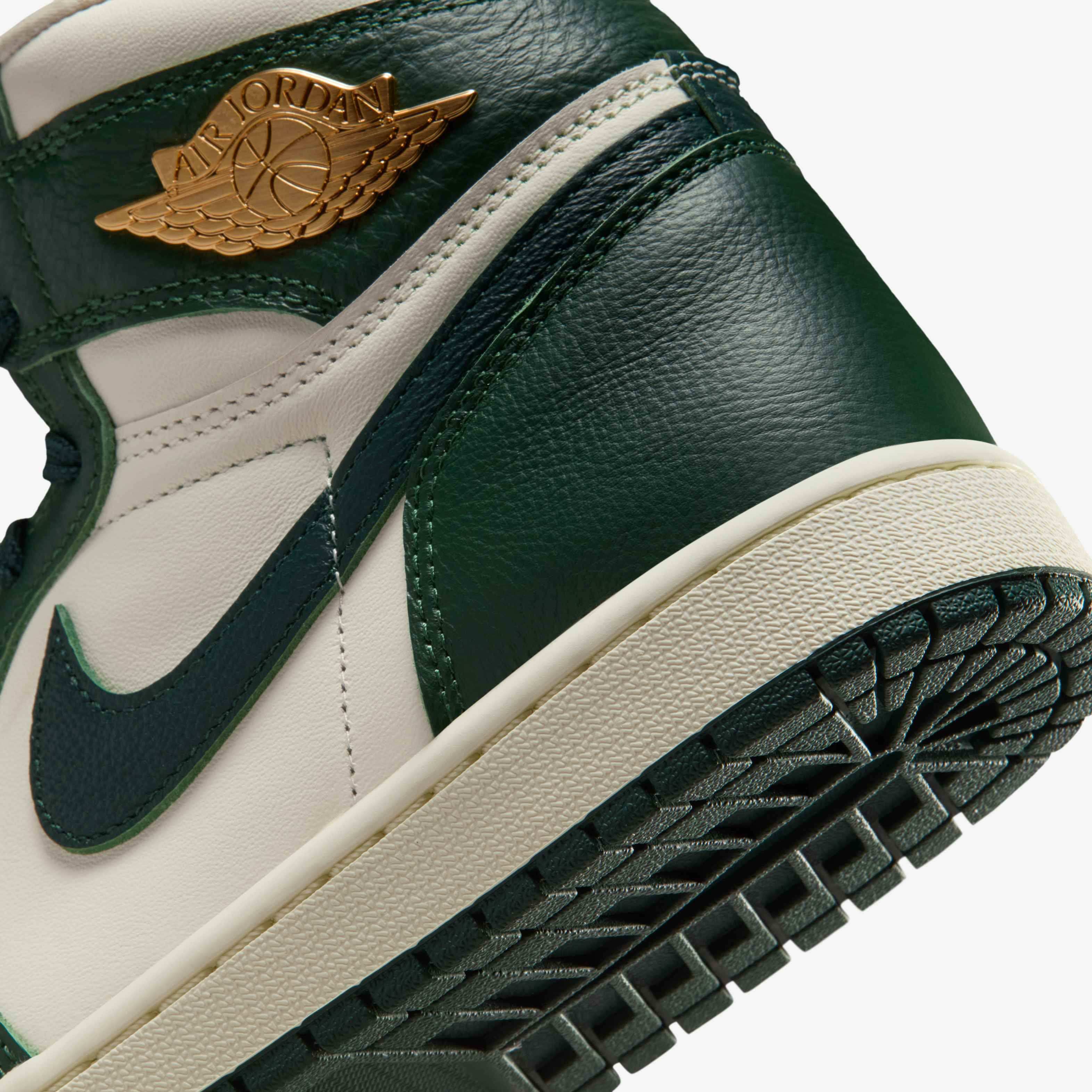 Air Jordan 1 Retro High OG 'Pro Green' image number 7