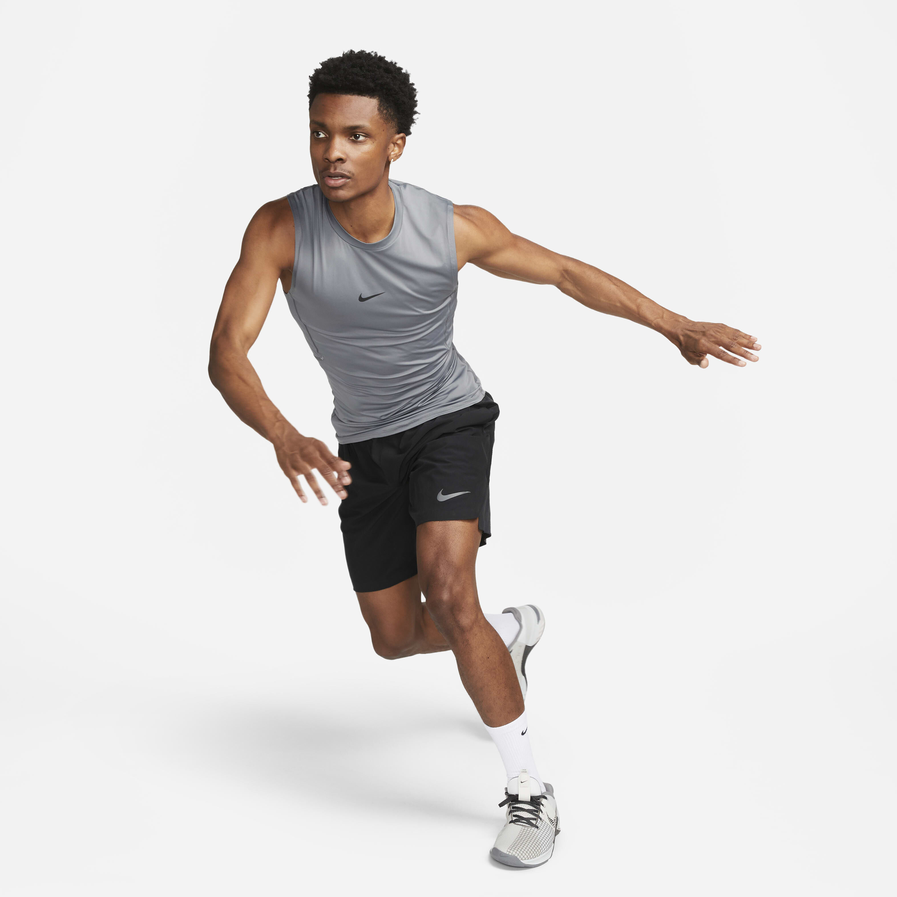 Buy Nike Pro Men s Dri FIT Tight Sleeveless Fitness Top Nike UAE Official