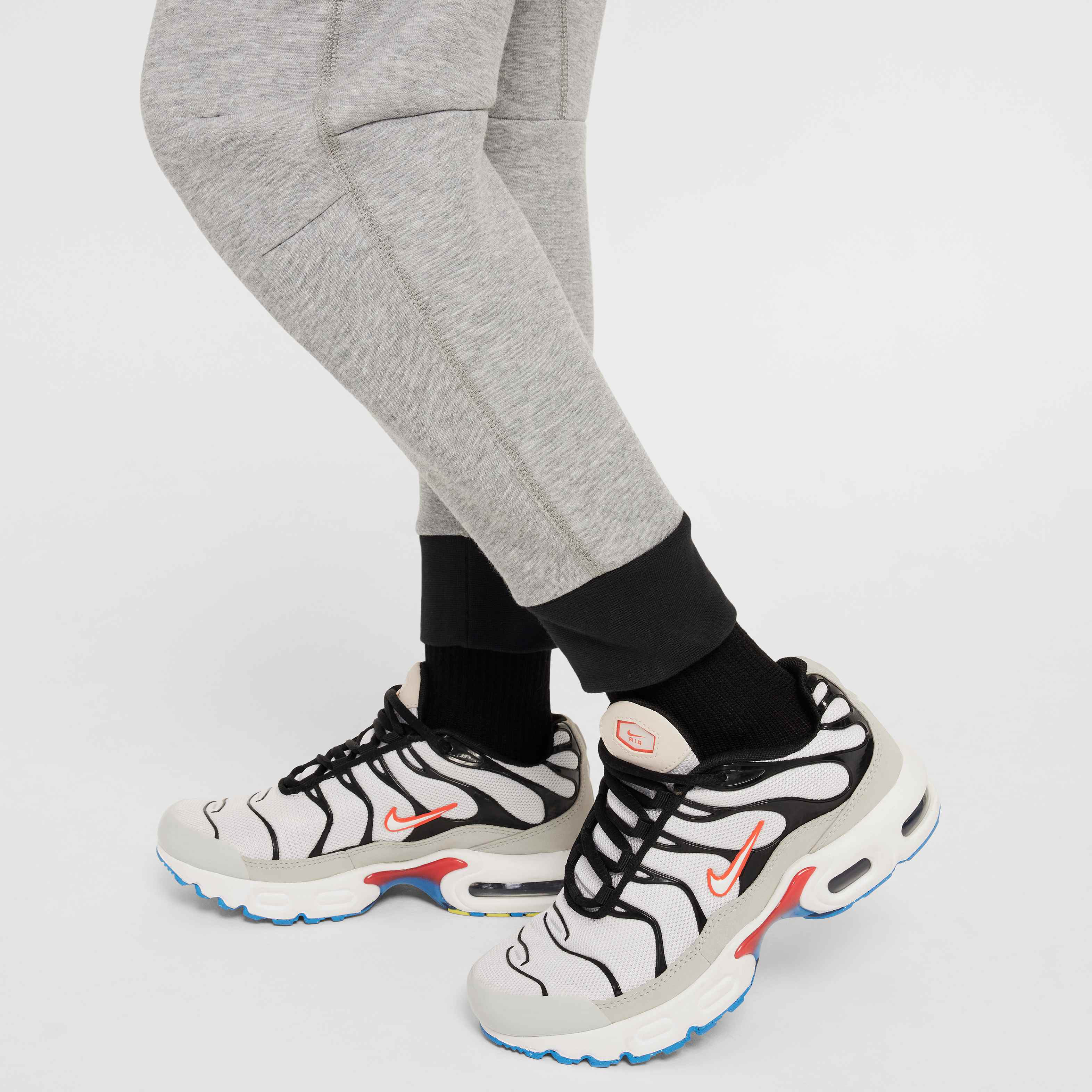 طقم نايكي سبورتسوير تك فليس بسحاب كامل image number 10