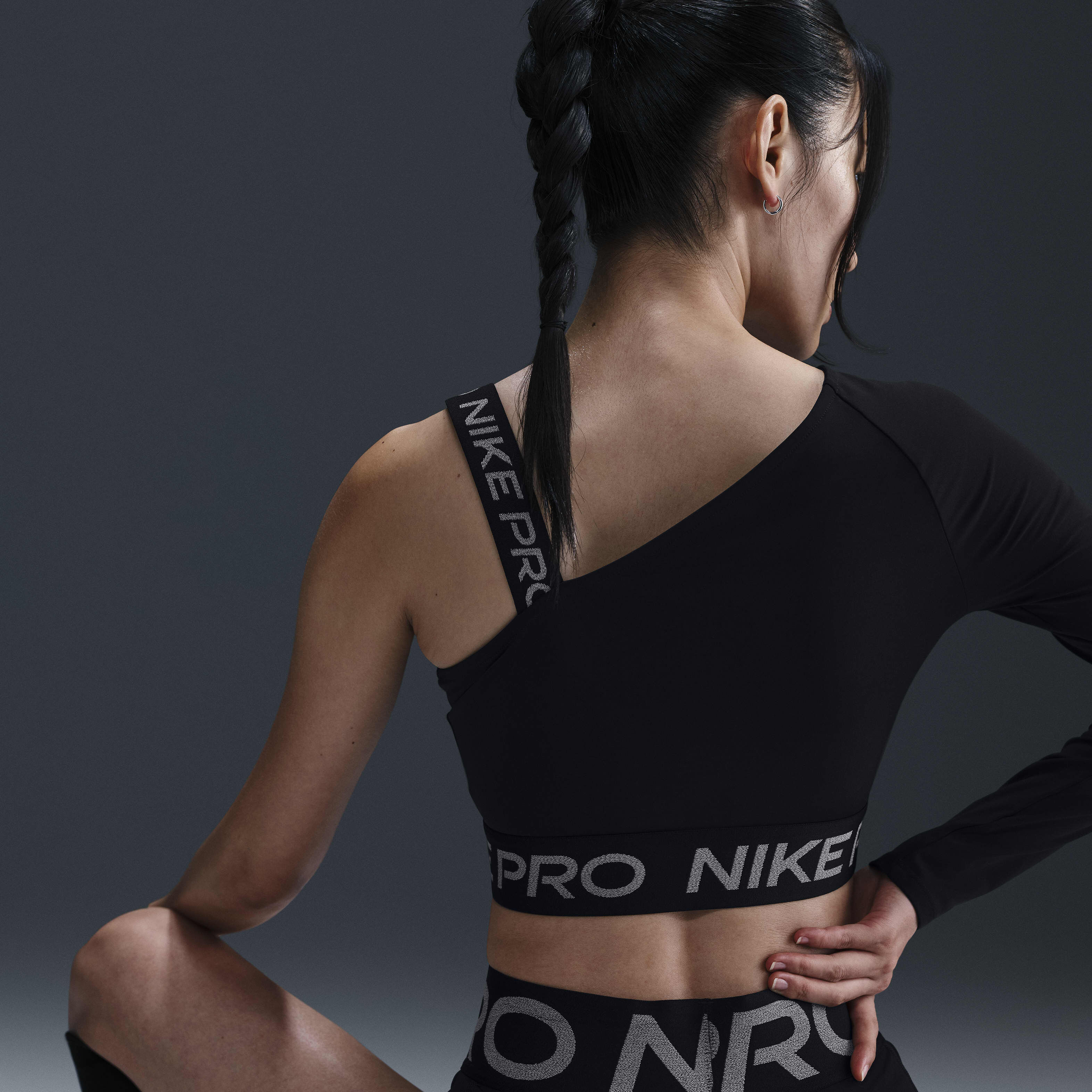 Nike Pro Shine image number 2