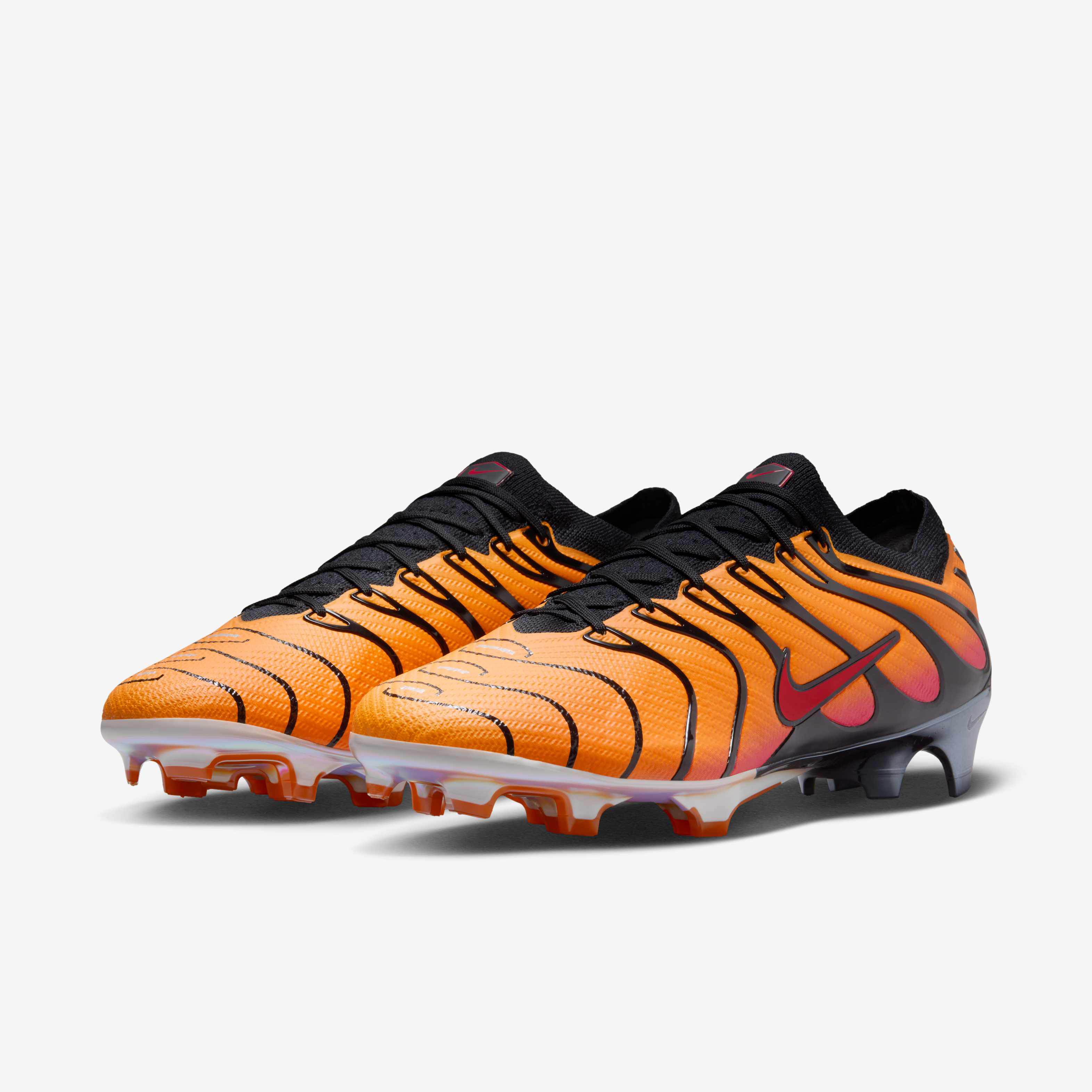 Nike Mercurial Vapor 15 x Air Max Plus image number 4