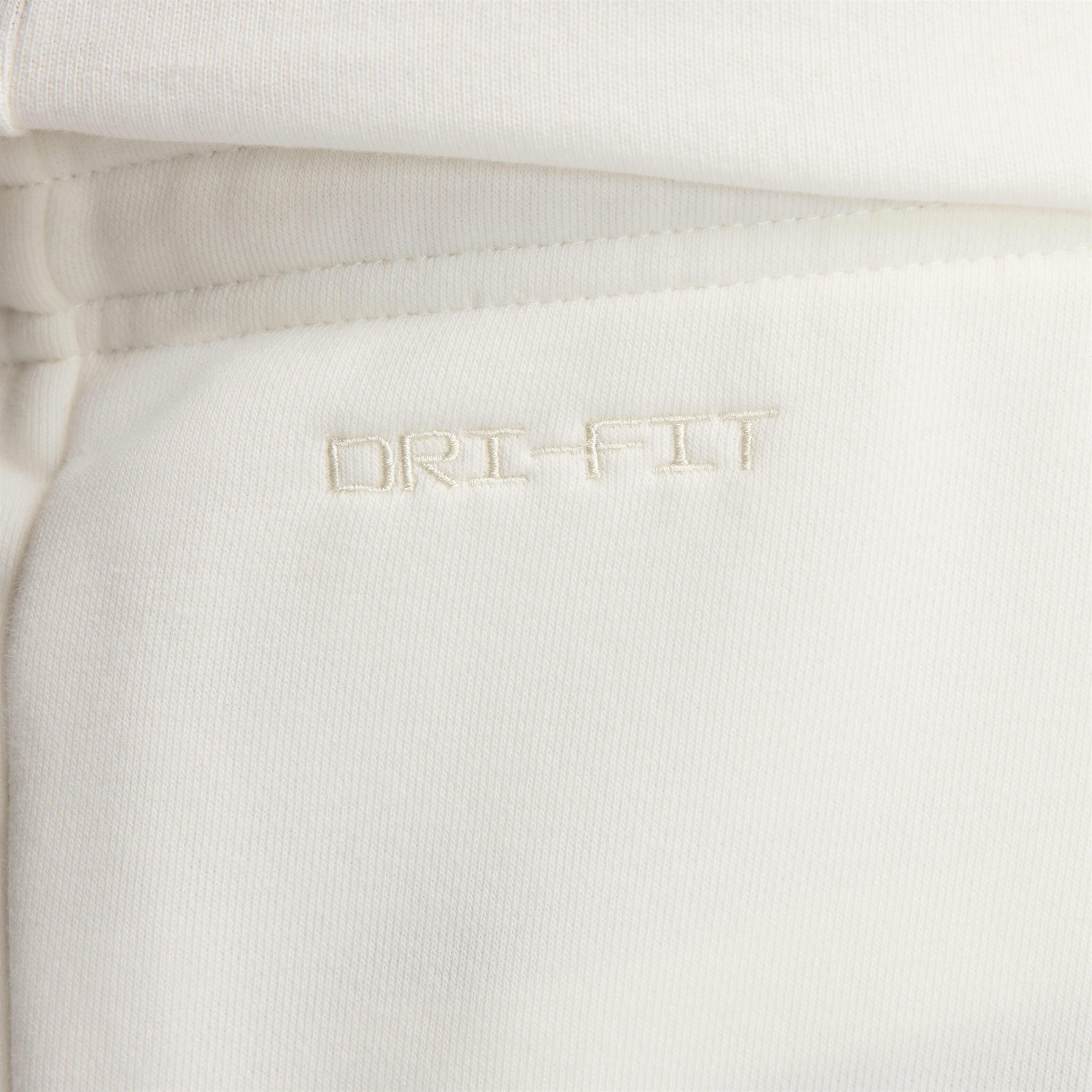 Nike Standard Issue image number 15