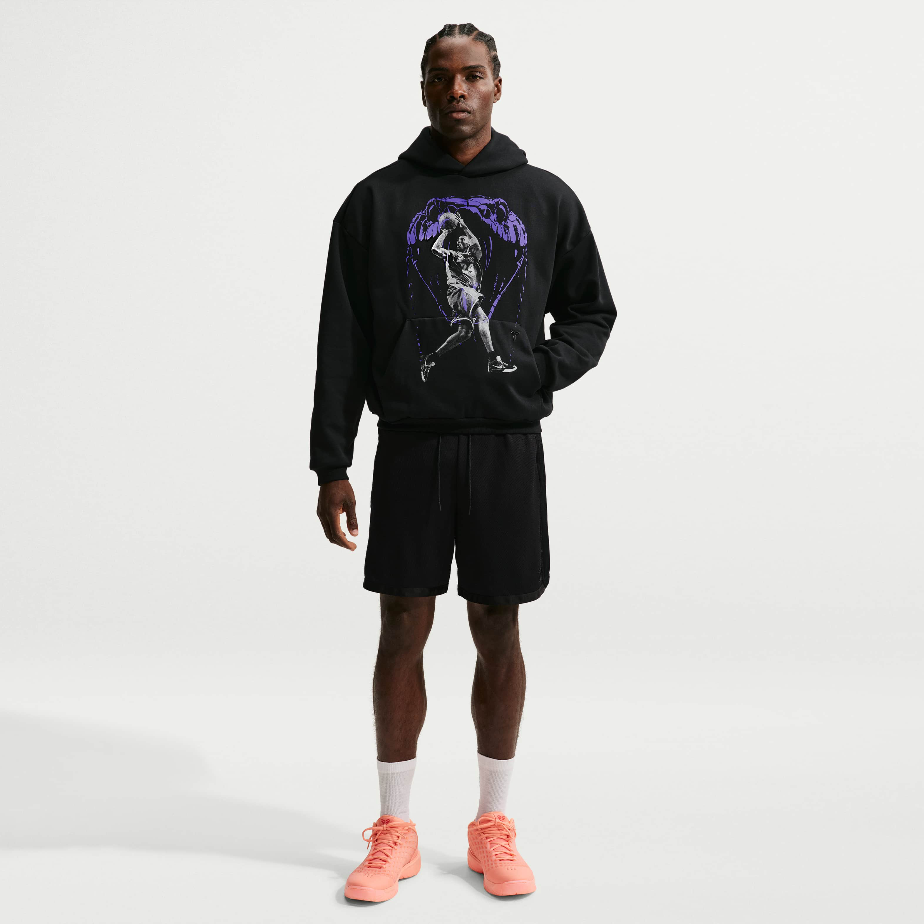Kobe Nike Standard Issue image number 3