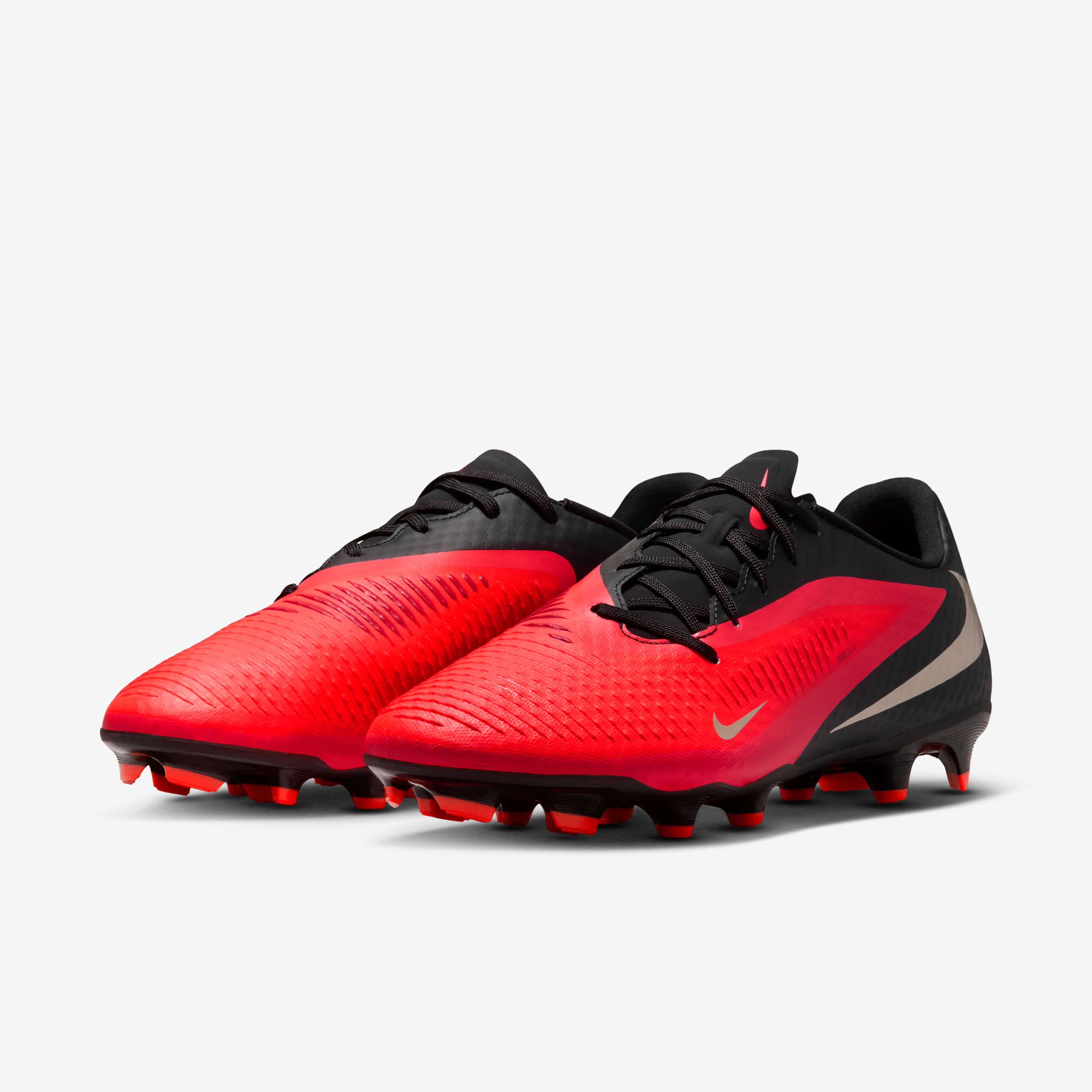 Nike Phantom 6 Low Academy image number 4