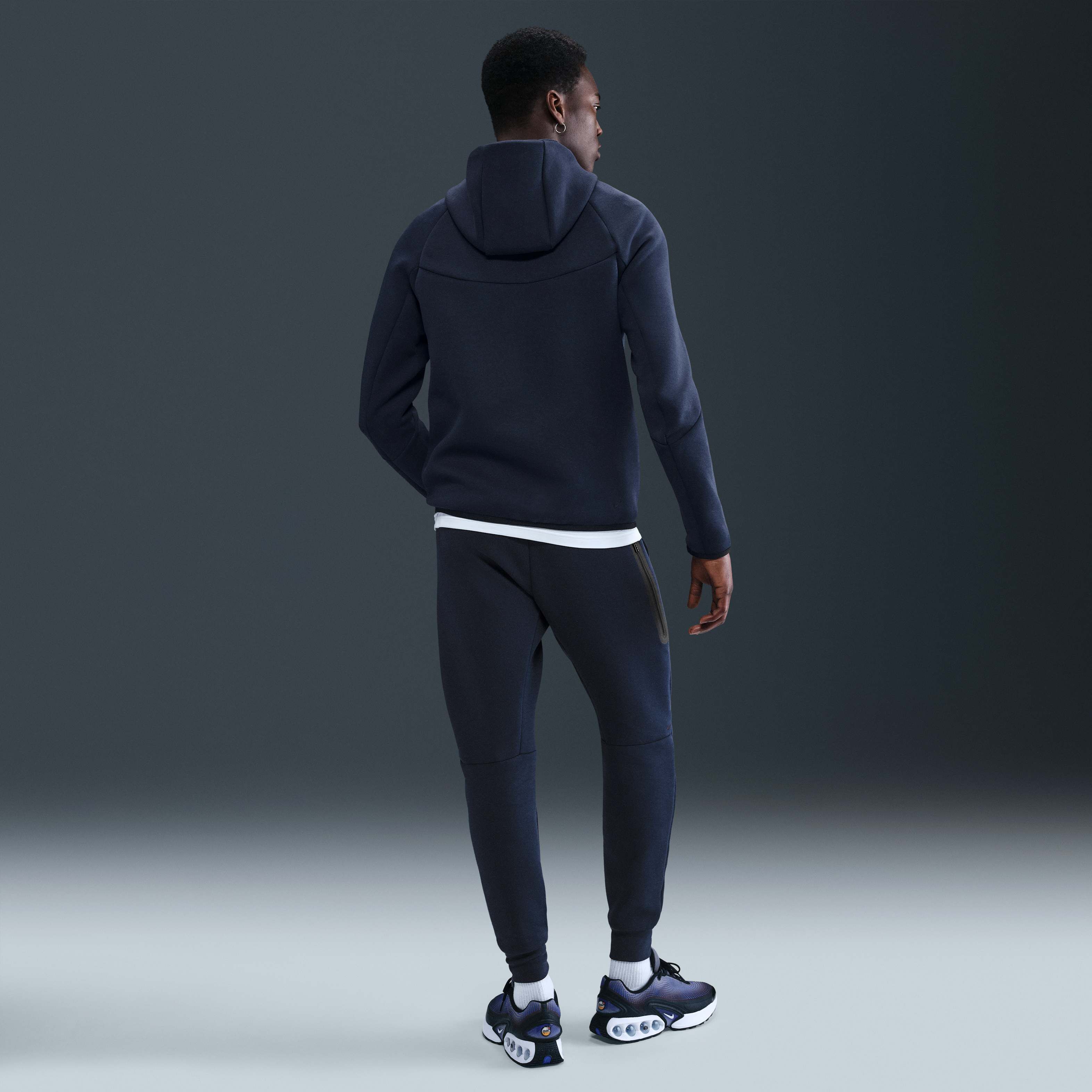 Nike Tech image number 3