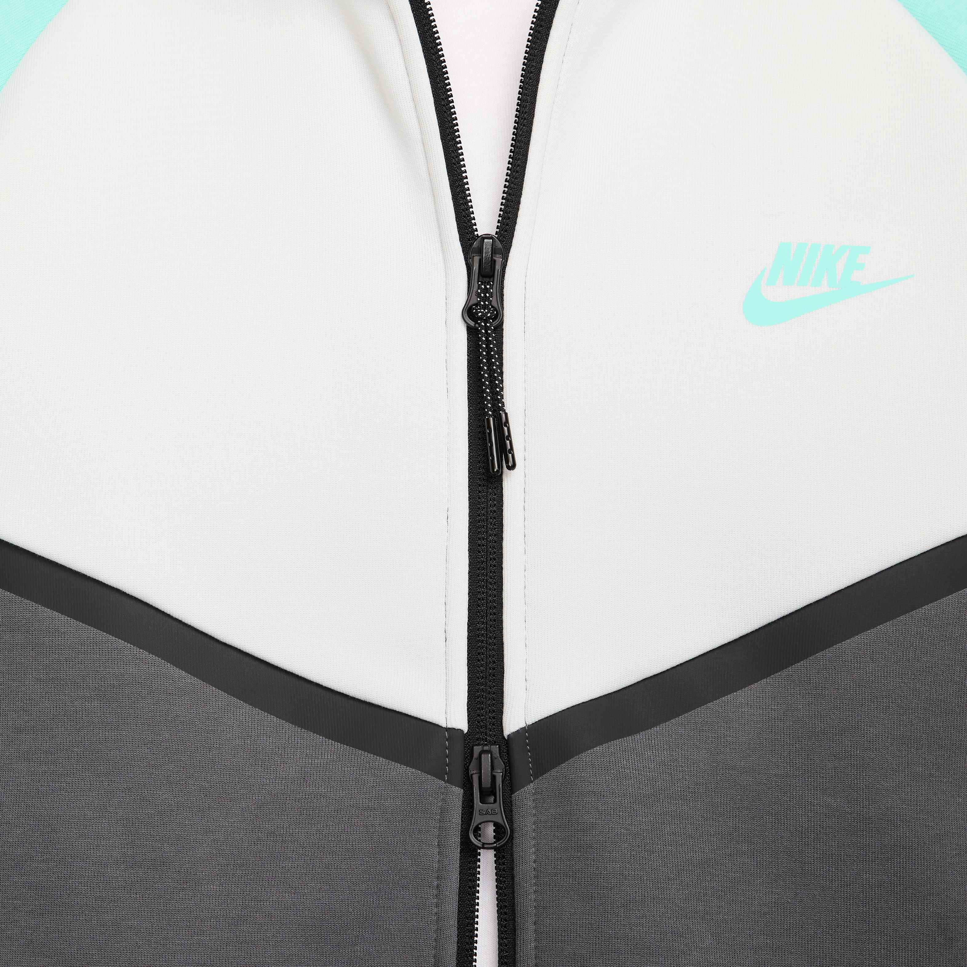 Nike Sportswear Tech image number 4