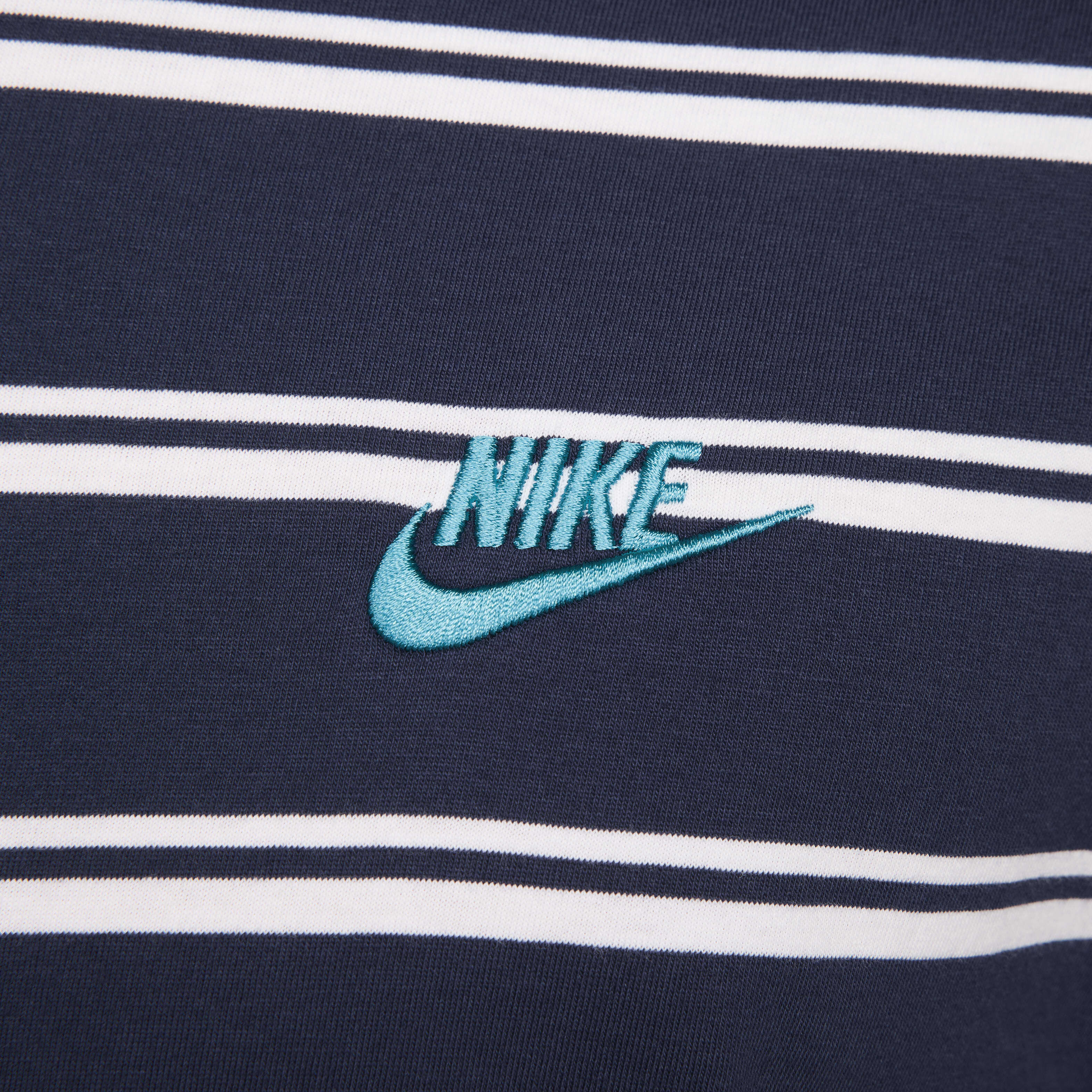 Stripe nike best sale