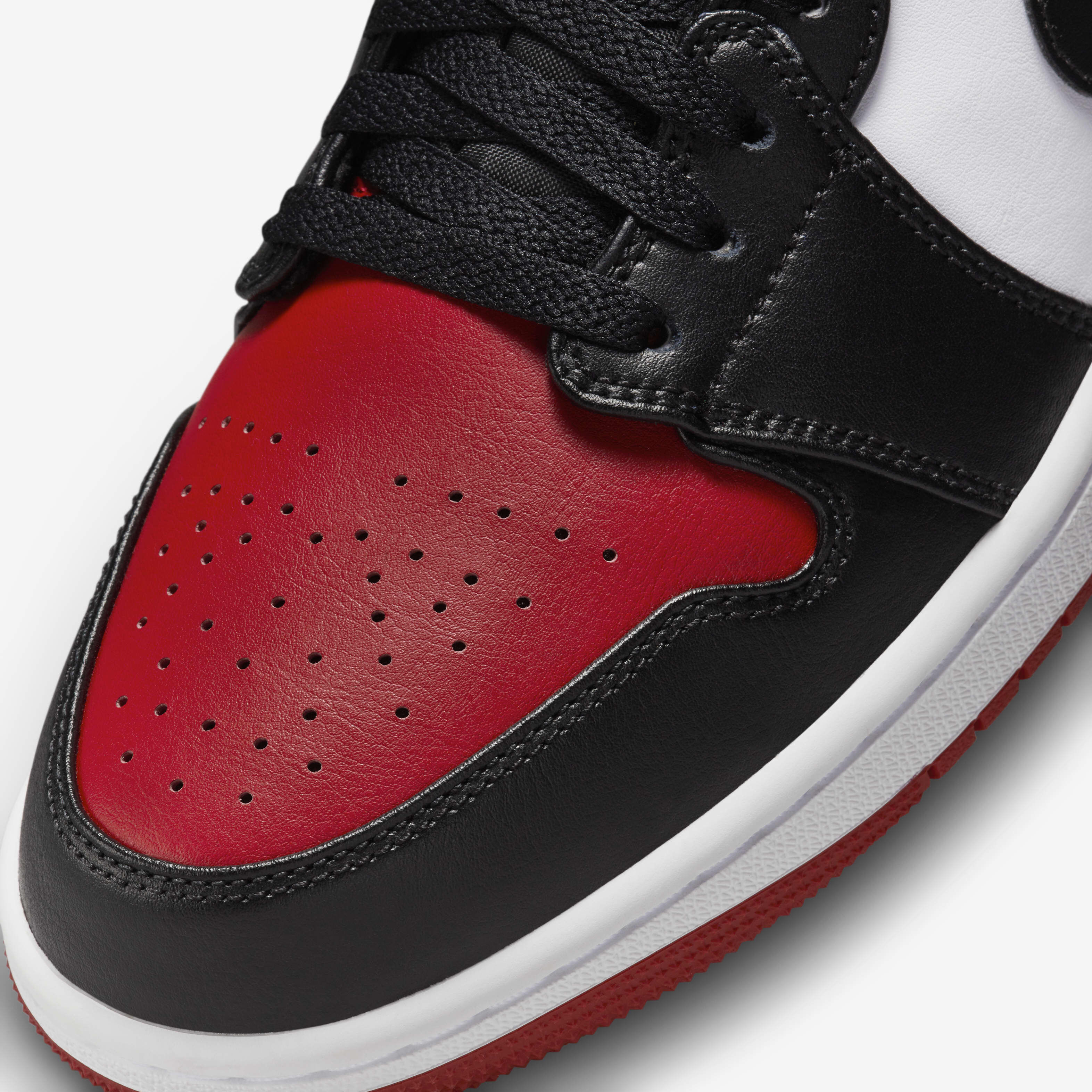 Buy Air Jordan 1 Low Men s Shoes Nike UAE Official