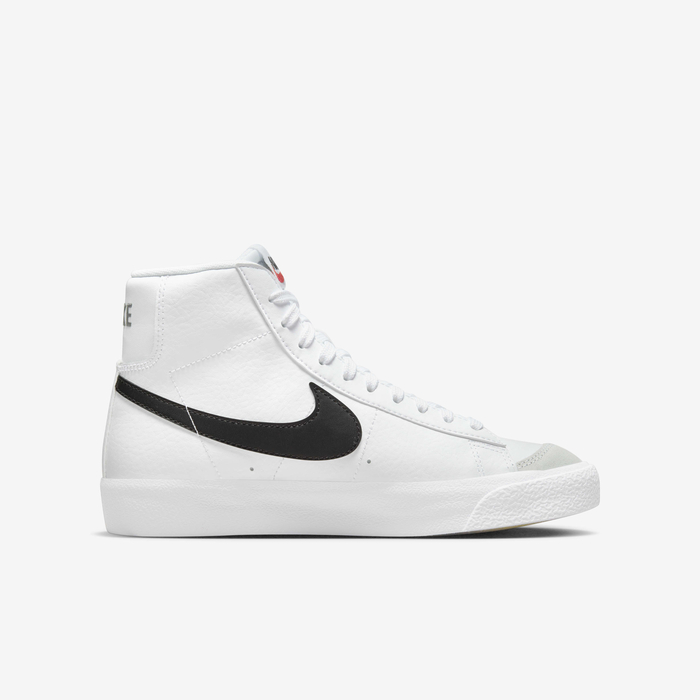 Nike Blazer Mid '77 image number 2 Nike Blazer Mid '77 image number 2