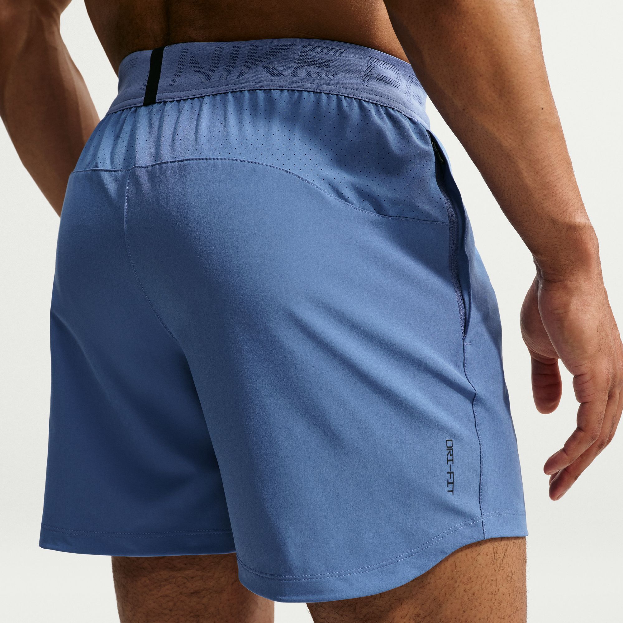 Nike Pro Training image number 3