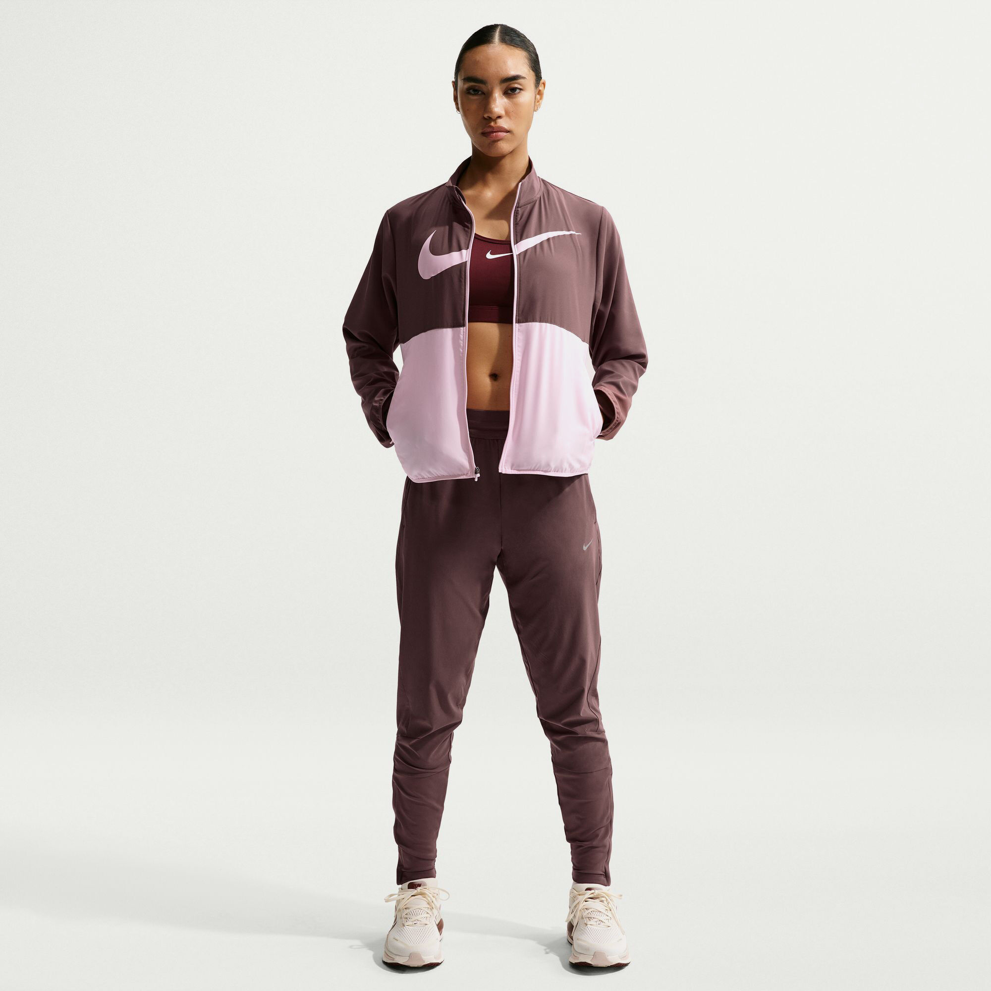 Nike Tempo Swoosh Run image number 0