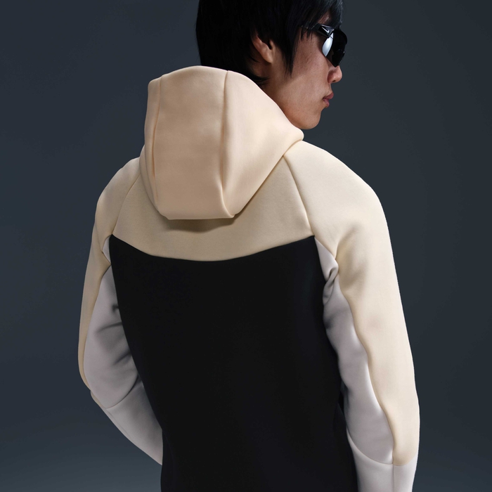 Nike Tech image number 1 Nike Tech image number 1