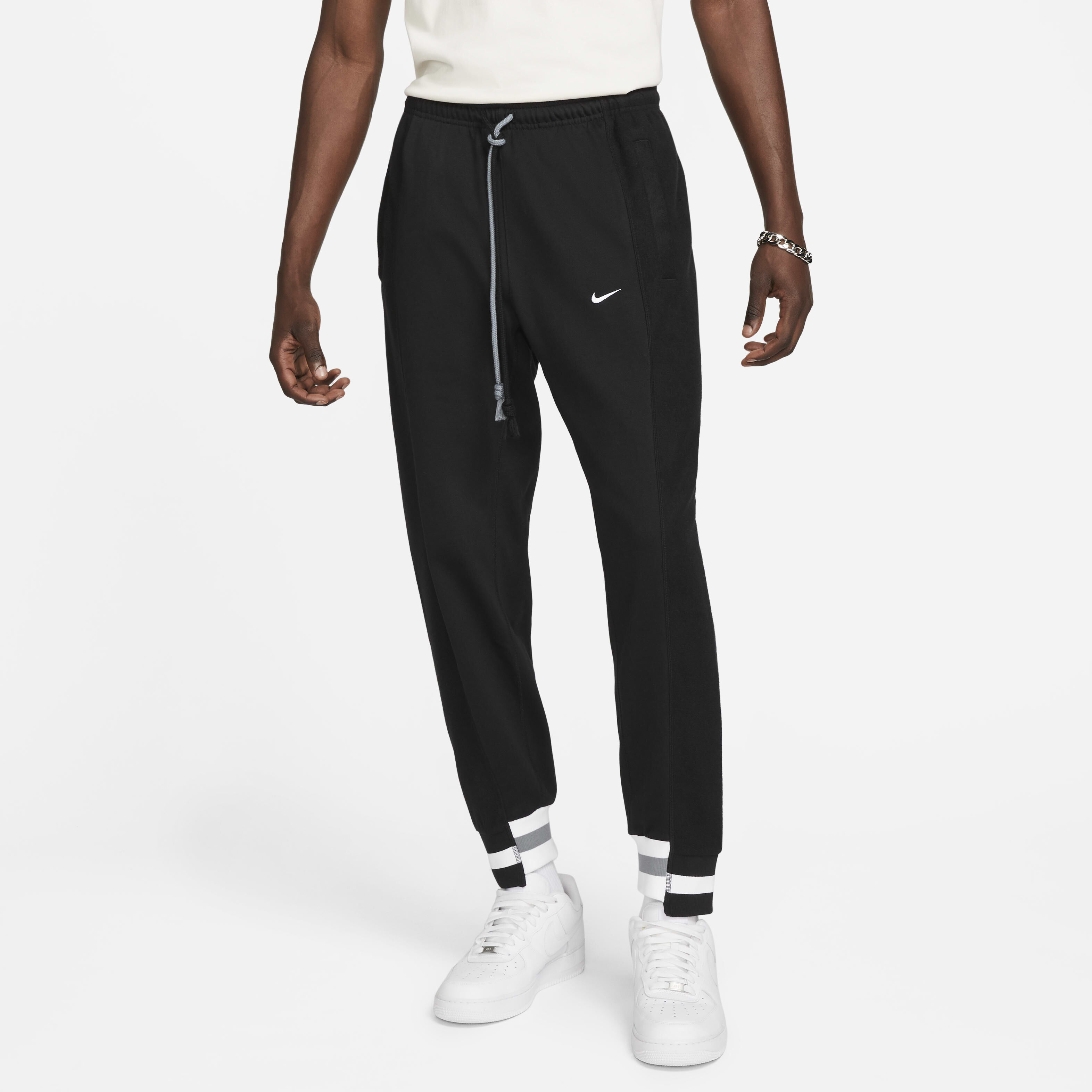 Buy Nike Dri FIT Standard Issue Men s Basketball Trousers Nike UAE Official