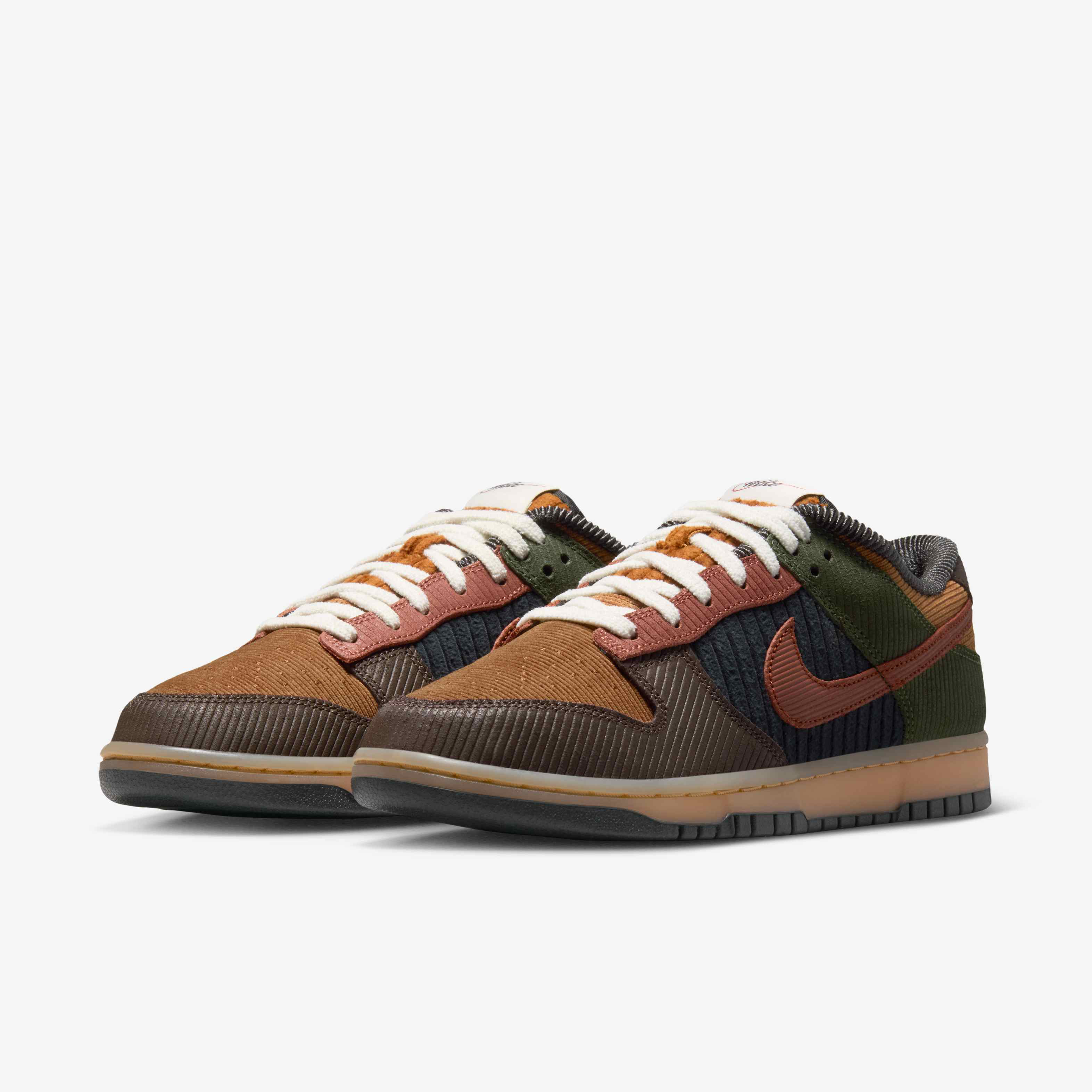 Nike Dunk Low Retro Premium image number 4