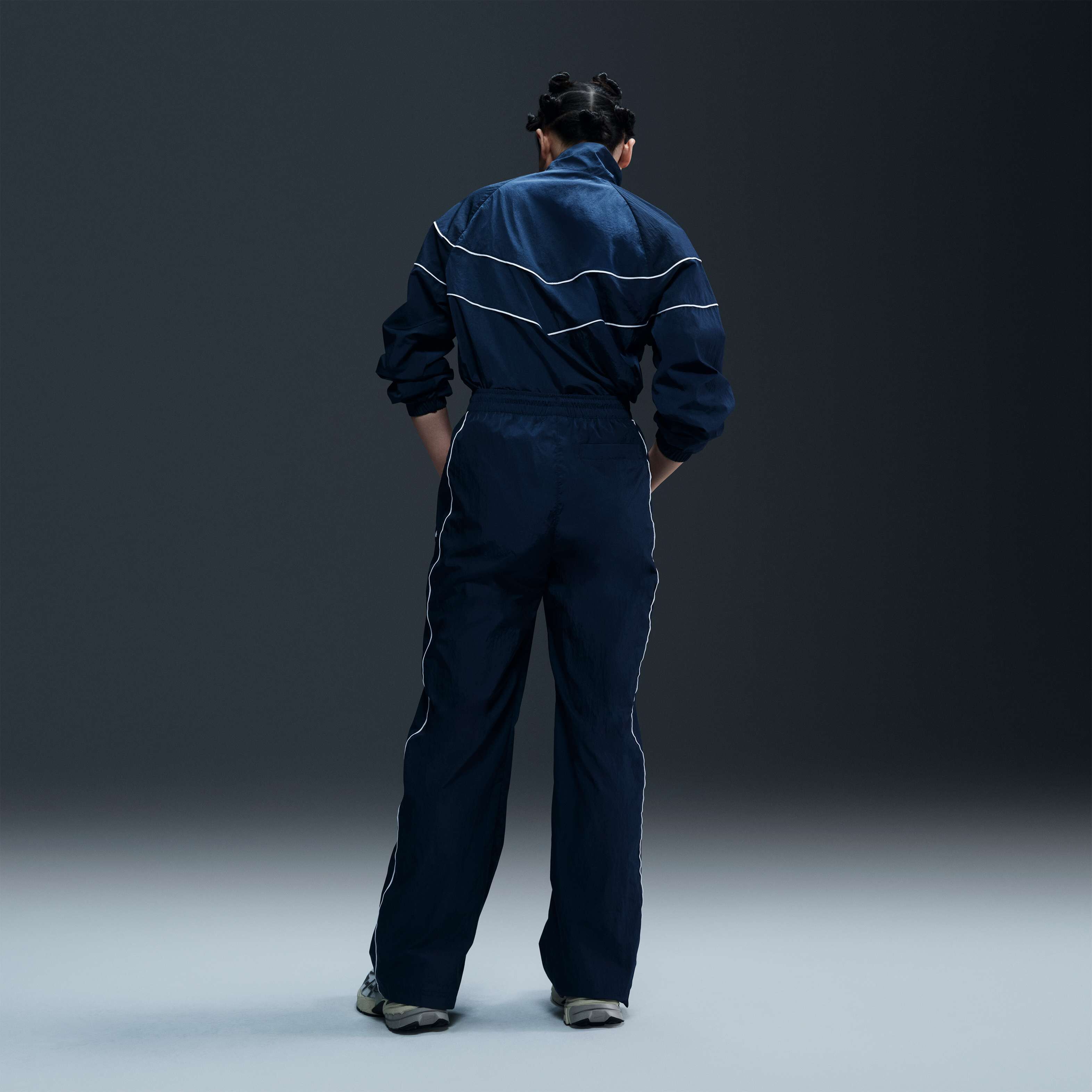 نايكي ويندرانر image number 4