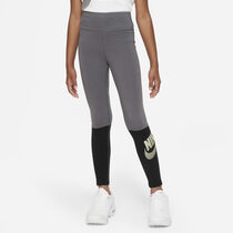 Nike Sportswear Favourites