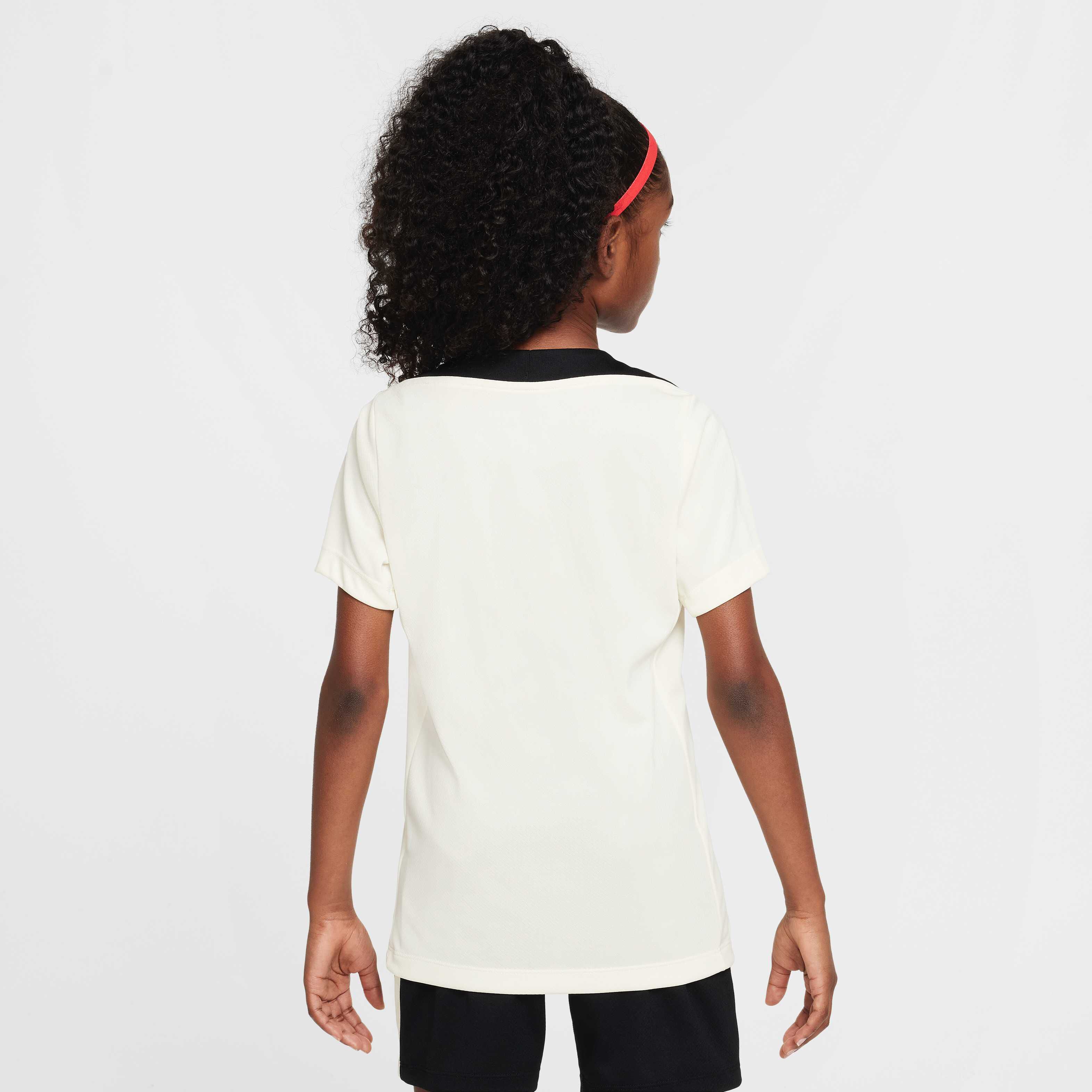 Liverpool F.C. Strike Special Edition image number 1