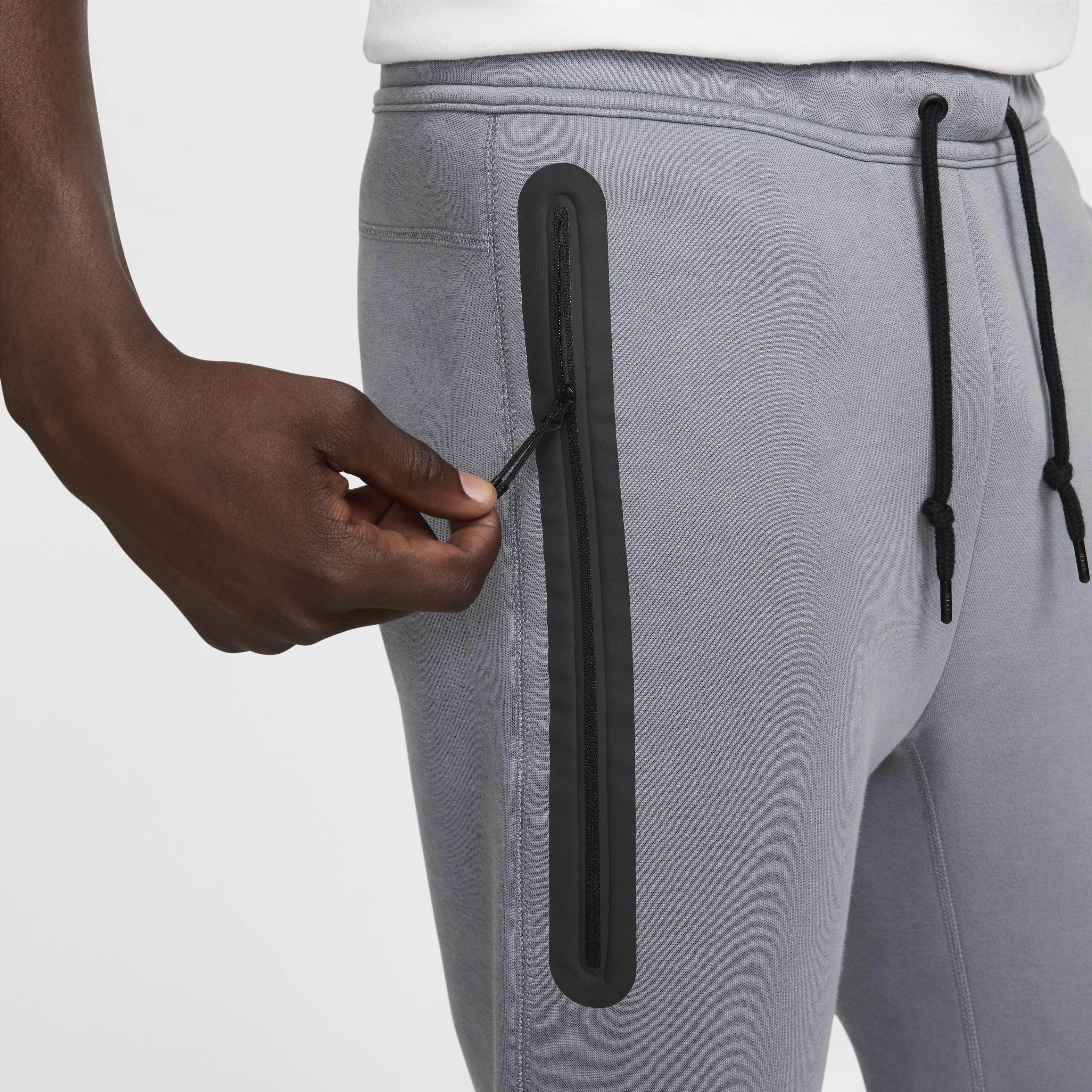 Nike Sportswear Tech Fleece image number 4