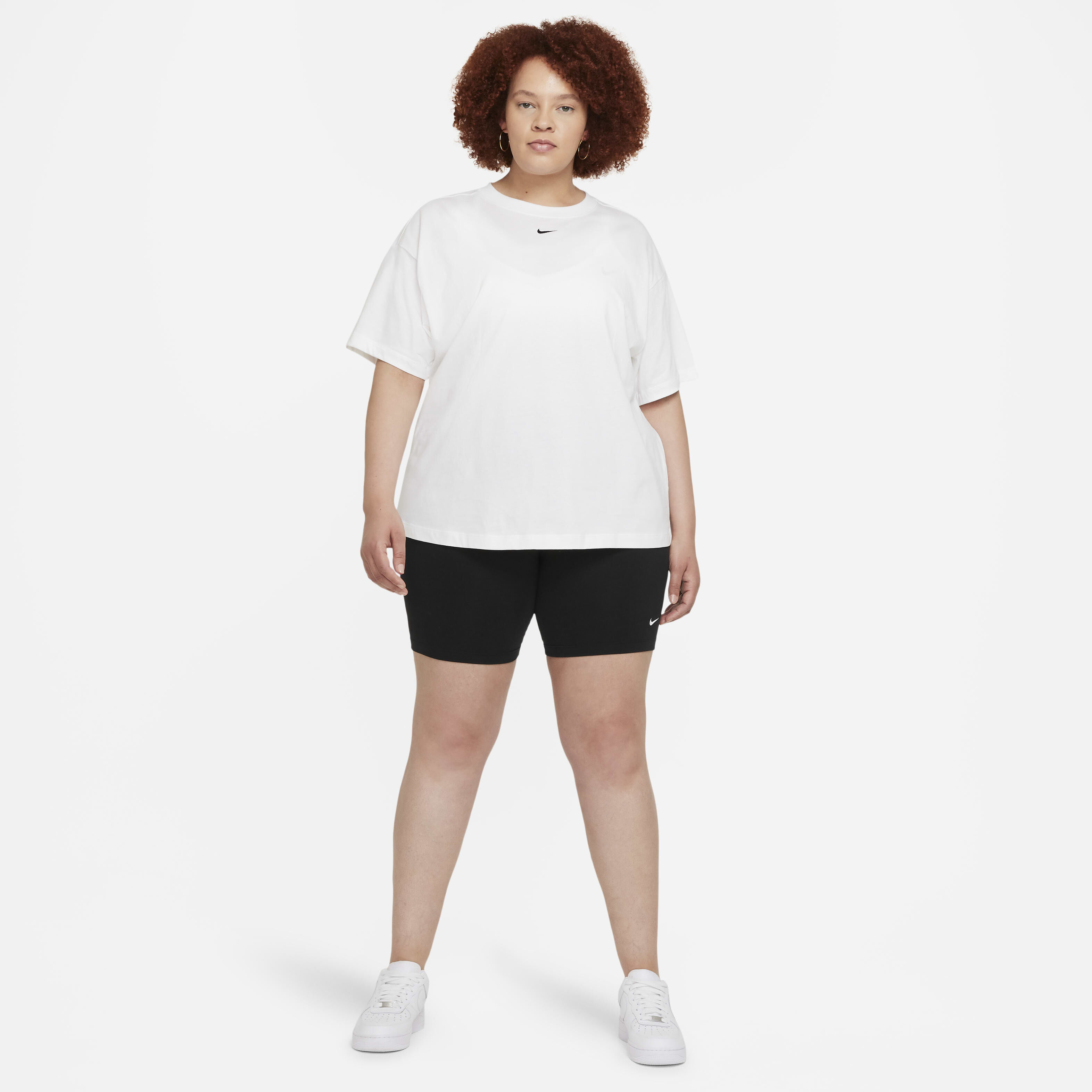 Nike Sportswear Essential image number 3
