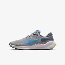 Nike Revolution 7