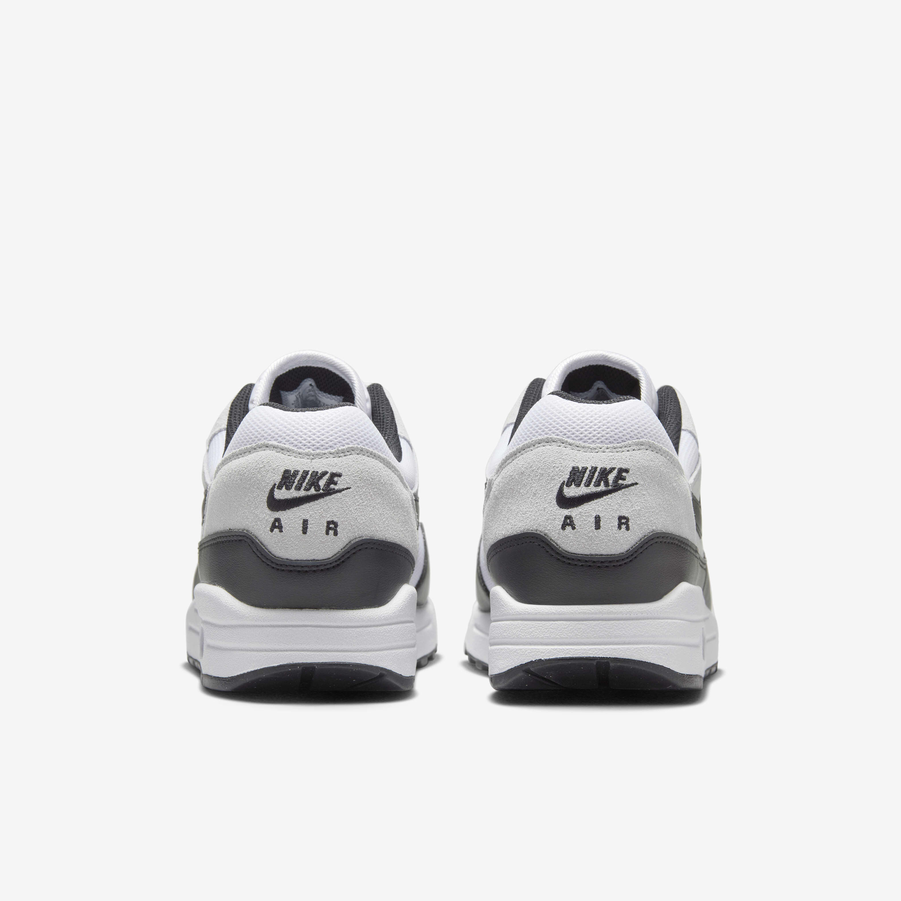 Essential nike air max best sale