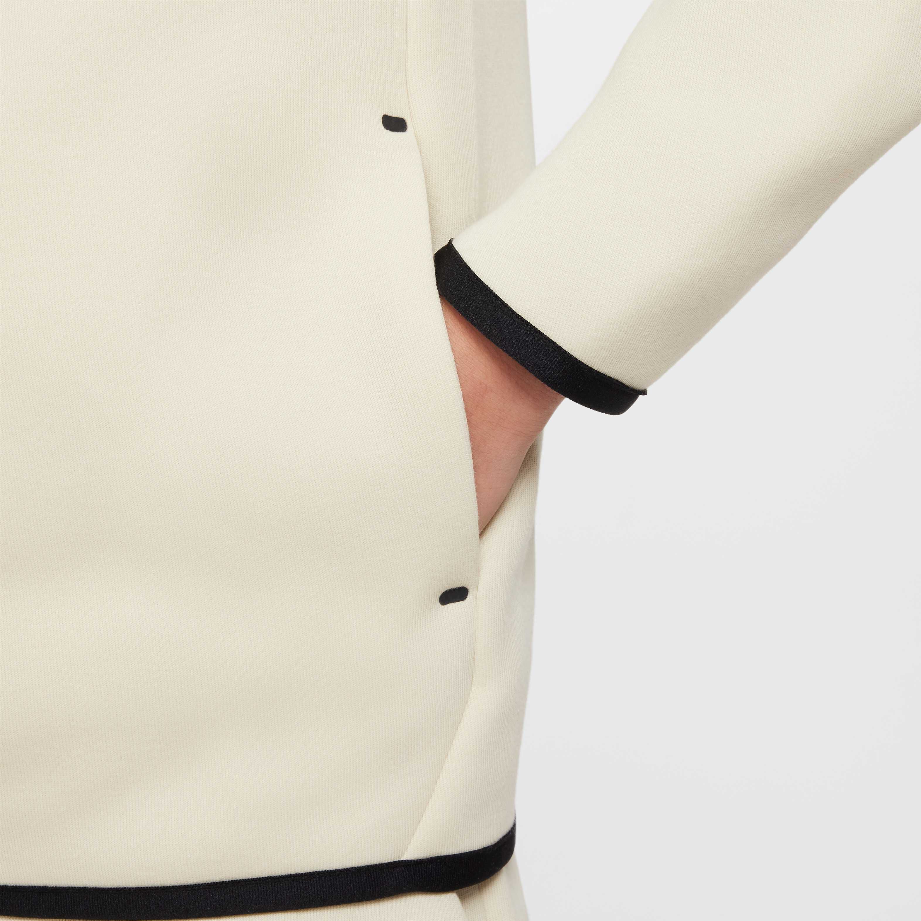 Nike Sportswear Tech Fleece image number 3